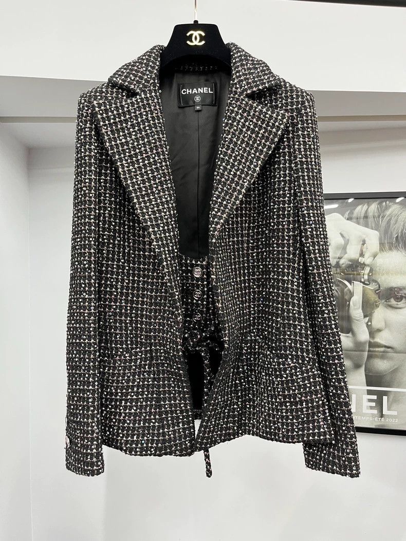 Chanel Chanel Tweed Pearl Embellished Jacket Size US XS / EU 42 / 0 - 1 Thumbnail