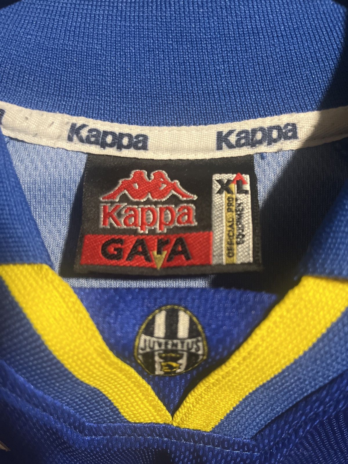 Kappa 95/96 Juventus Away kit XL (FITS MORE LIKE A LARGE) Size US XL / EU 56 / 4 - 2 Thumbnail