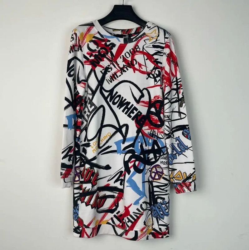 Moschino Moschino Long Graphic Sweatshirt for Women 0089 Size M / US 6-8 / IT 42-44 - 1 Thumbnail