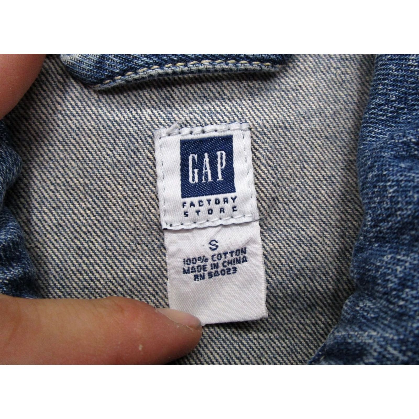 Gap VINTAGE Gap Factory Outlet Denim Jacket Women's S Size Blue Trucker Button 100% Cotton Short Sleeve Style: Size 28" / US 6 / IT 42 - 2 Thumbnail