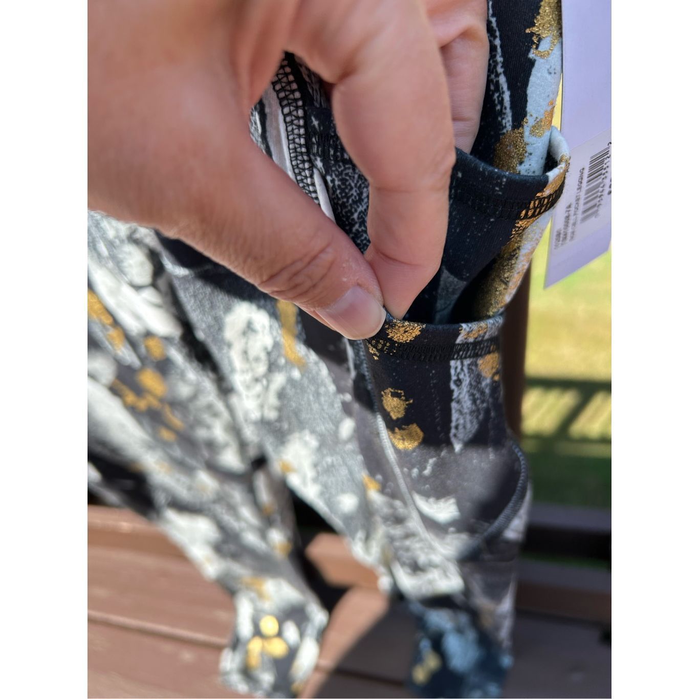 Other Tahari Sport Women’s Camouflage Abstract Side Cell Pocket At Size 30" / US 8 / IT 44 - 4 Thumbnail
