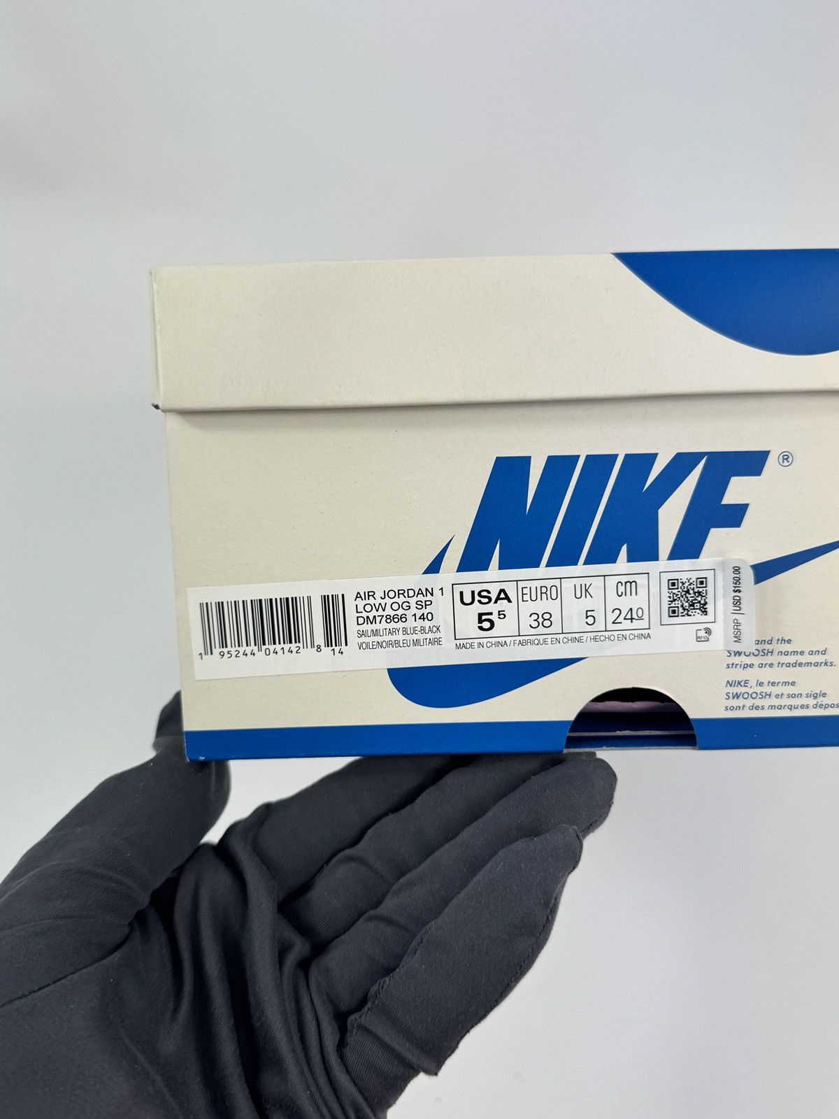 Nike × Travis Scott JORDAN 1 RETRO LOW FRAGMENT X TRAVIS SCOTT Size US 5.5 / EU 38 - 17 Thumbnail