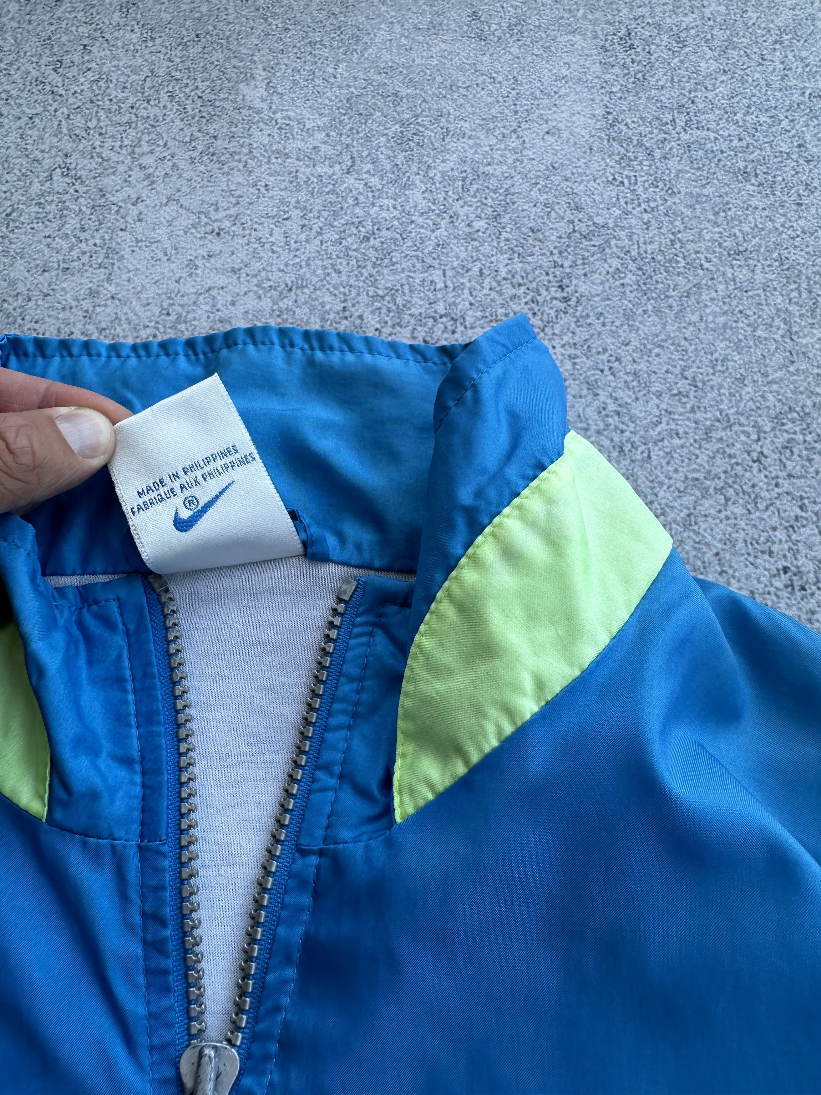 Nike × Vintage Nike International Vintage Nylon Blue Track Jacket Rare 90s Size US M / EU 48-50 / 2 - 7 Thumbnail