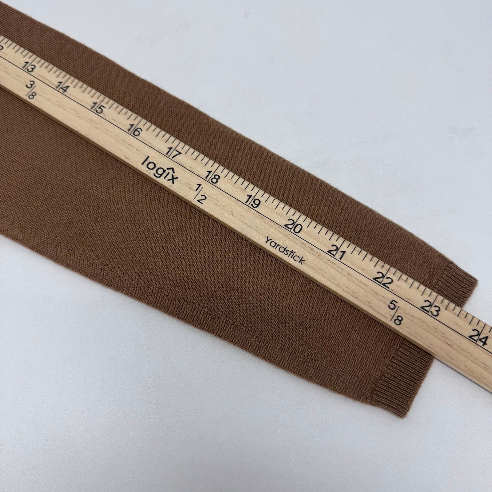 Max Mara NMax Mara Saluto Virgin Wool Turtleneck Sweater sz S Camel Size S / US 4 / IT 40 - 7 Thumbnail