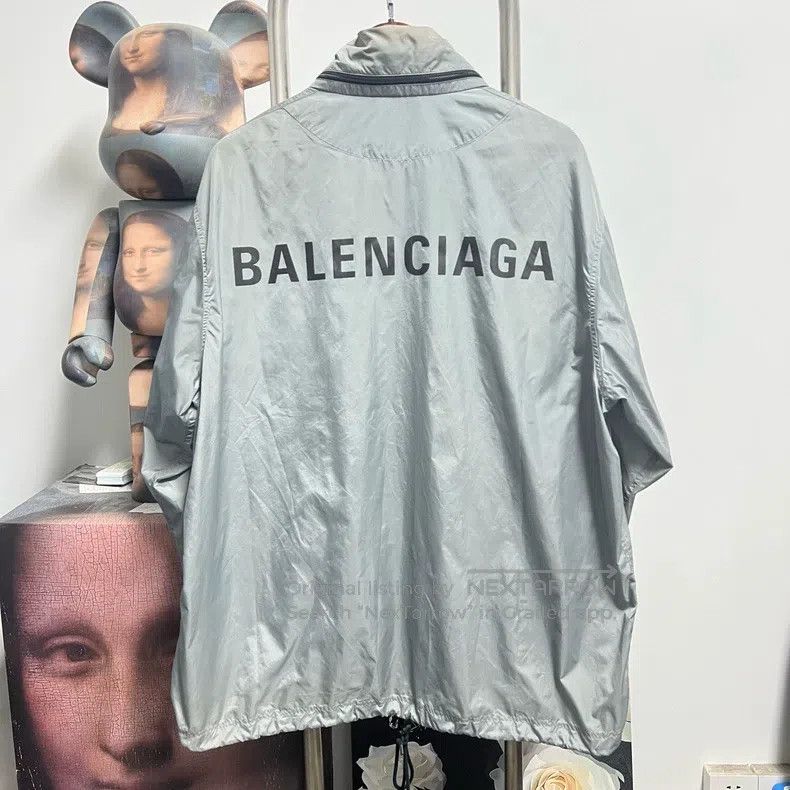 Balenciaga Balenciaga Back Logo Windbreaker Size XXS / US 00 / IT 34 - 2 Thumbnail