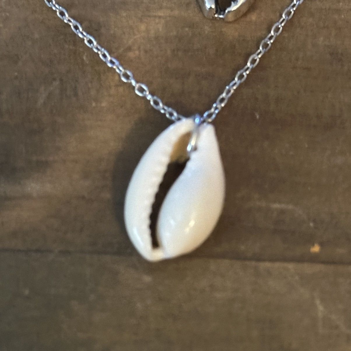 Other Silver tone triple strand seashell and palm trees necklace Size ONE SIZE - 4 Thumbnail