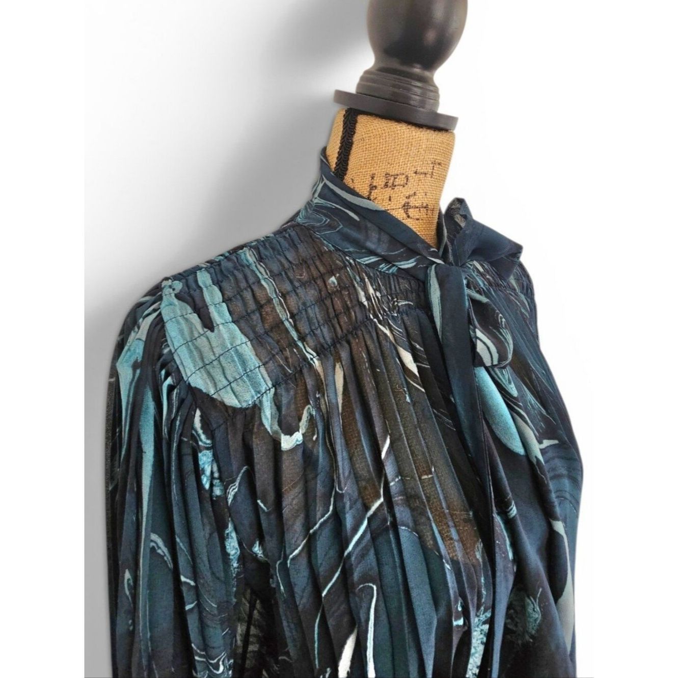 Banana Republic Banana Republic Teal, Black Marble-Print Long-Sleeve Tie-Ne Size S / US 4 / IT 40 - 6 Thumbnail