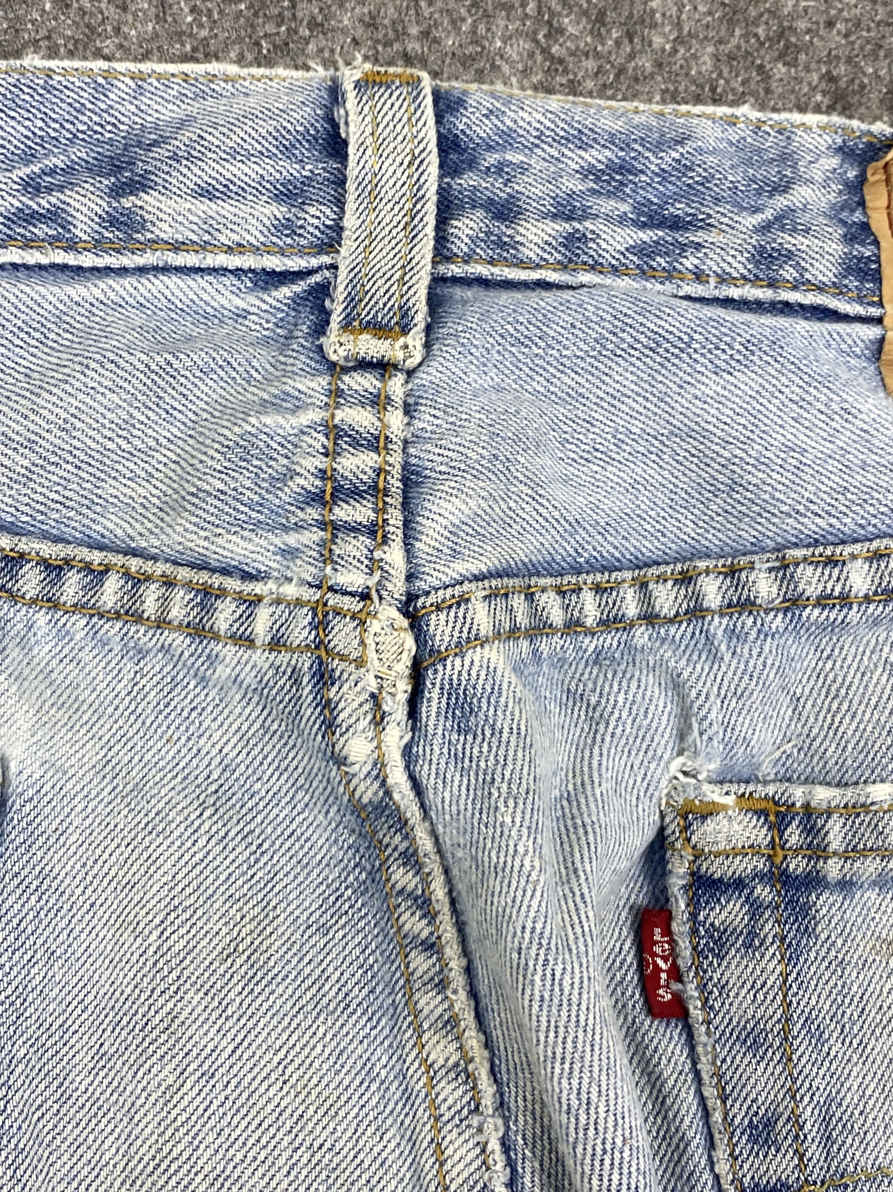 Levi's Vintage Levis 505 Light Washed Jeans DP2829 Size US 30 / EU 46 - 22 Thumbnail