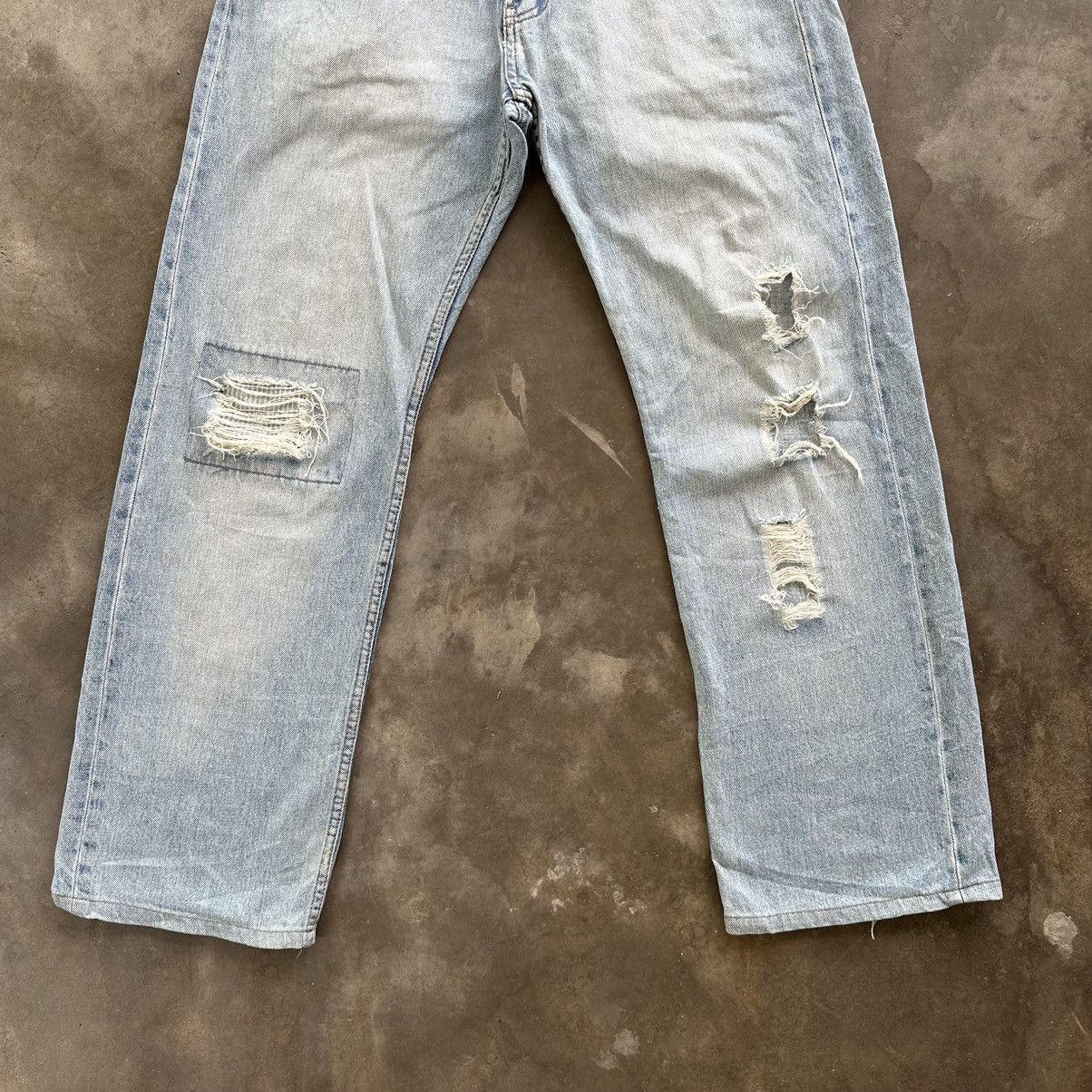 Japanese Brand Vintage Japanese Distressed Faded Denim Jean Pant W33 Size US 33 - 2 Thumbnail