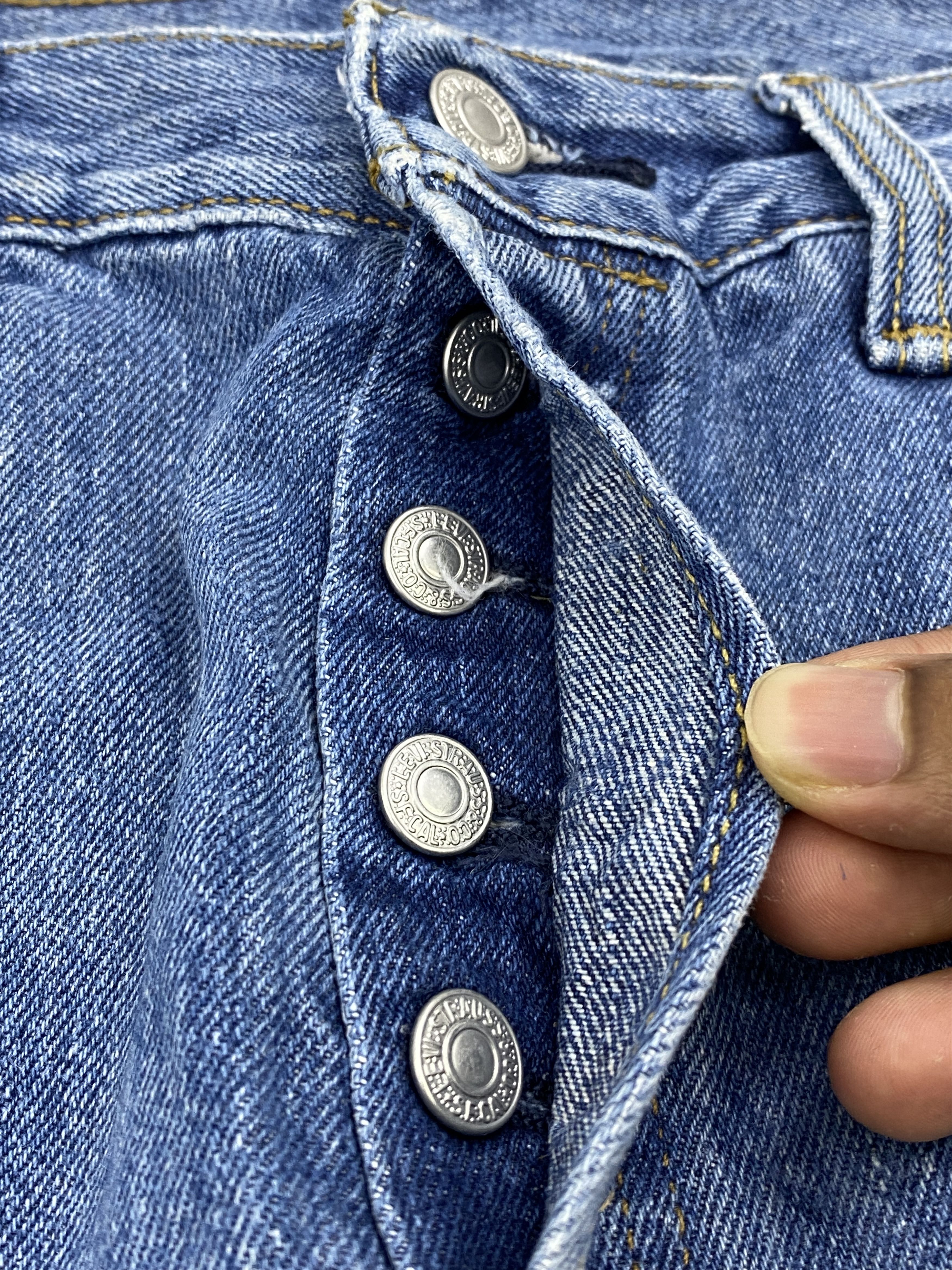 Levi's Vintage Levis 501 Blue Denim Jeans DP2660 Size US 31 - 12 Thumbnail