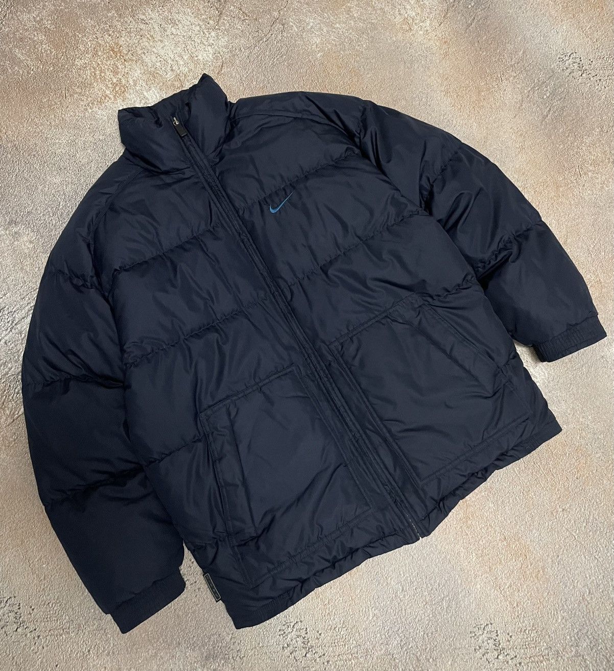 Nike Vintage Nike Big Swoosh Nylon Navy Puffer Jacket Size US S / EU 44-46 / 1 - 1 Thumbnail