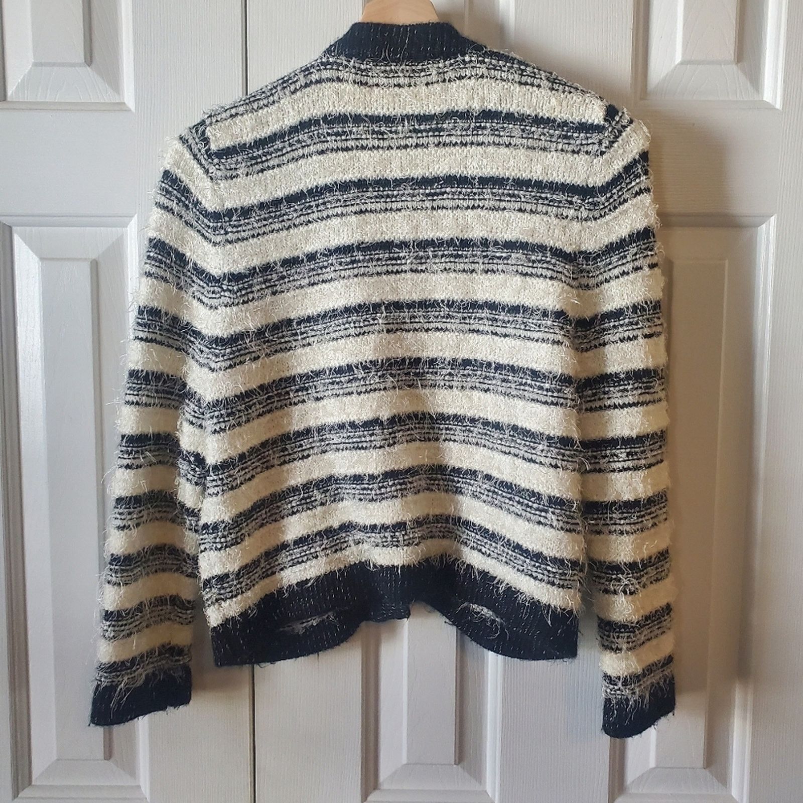 Calvin Klein Calvin Klein Women's Black White Striped Cropped Cardigan Size L / US 10 / IT 46 - 7 Thumbnail