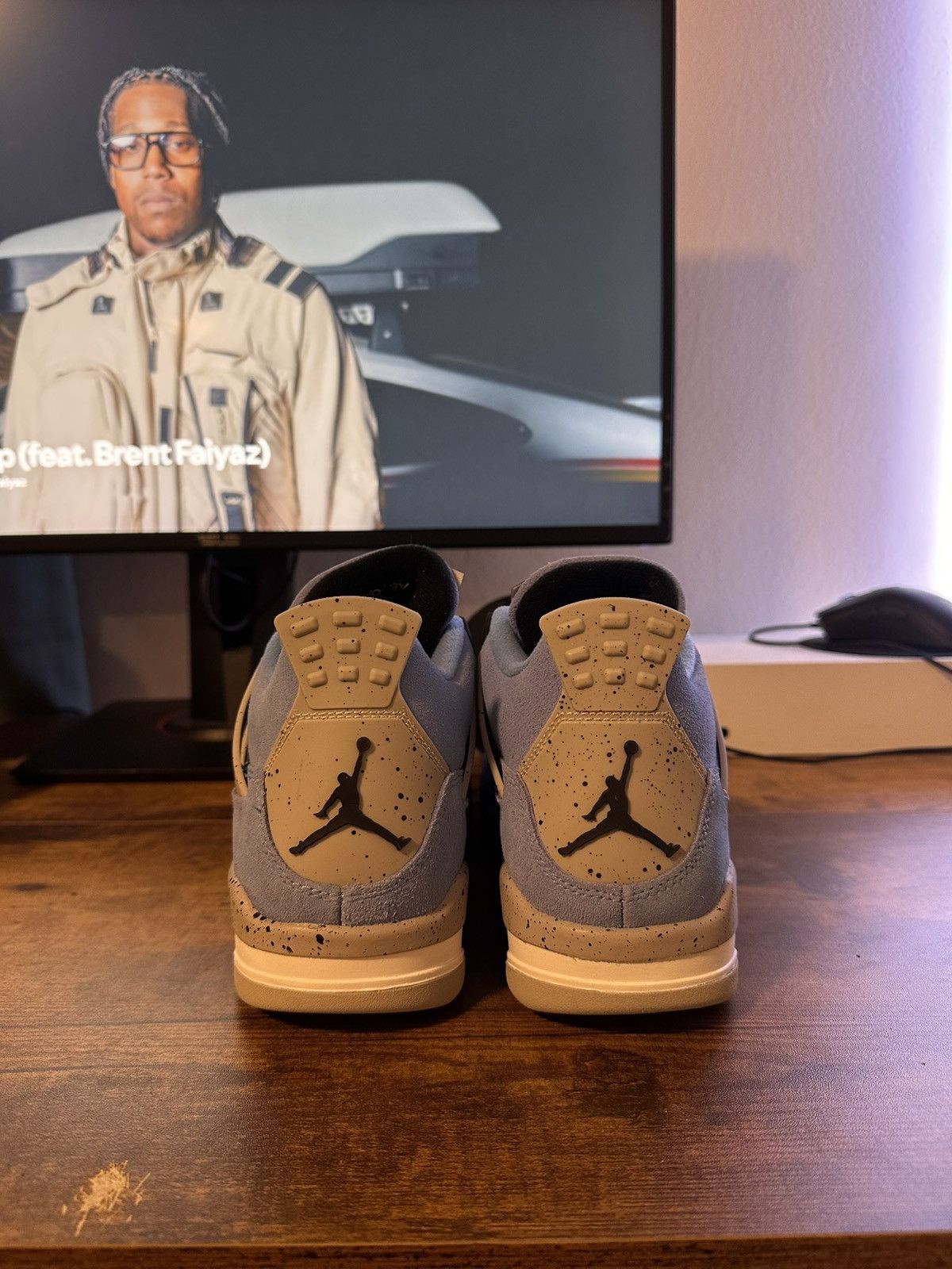 Jordan Brand Air Jordan 4 Retro (GS) Size US 7 / EU 40 - 4 Thumbnail