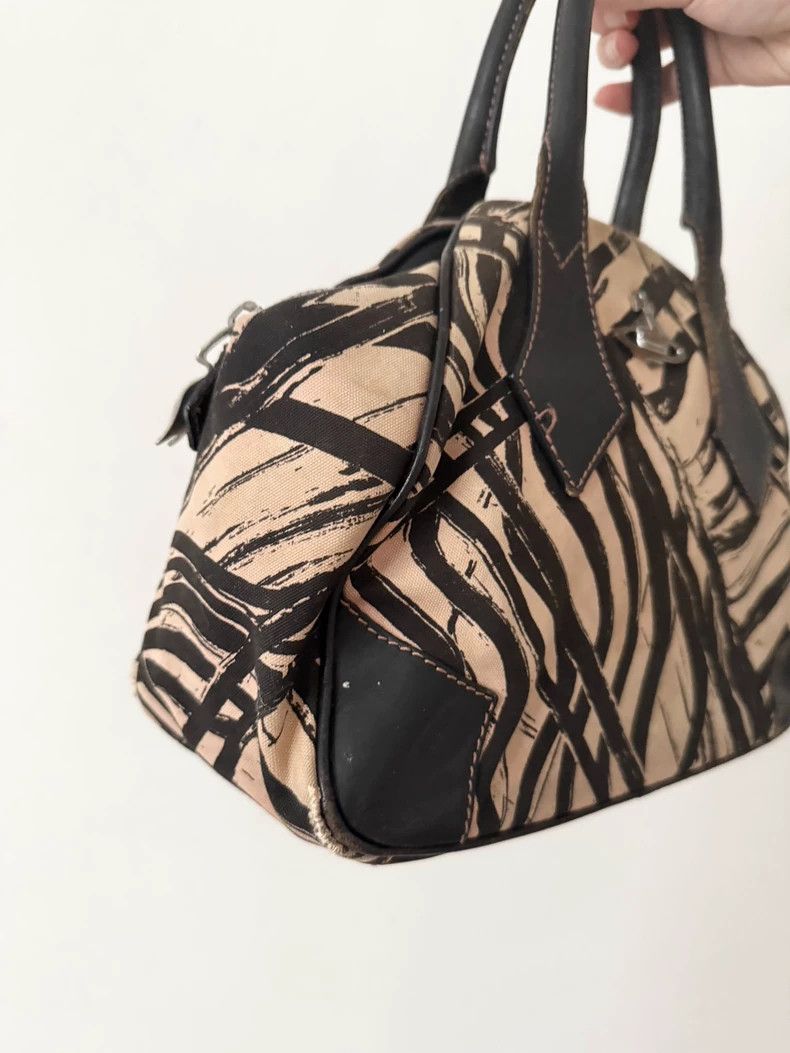 Vivienne Westwood Vivienne Westwood Black and white imprints Silver Saturn O Size ONE SIZE - 4 Thumbnail