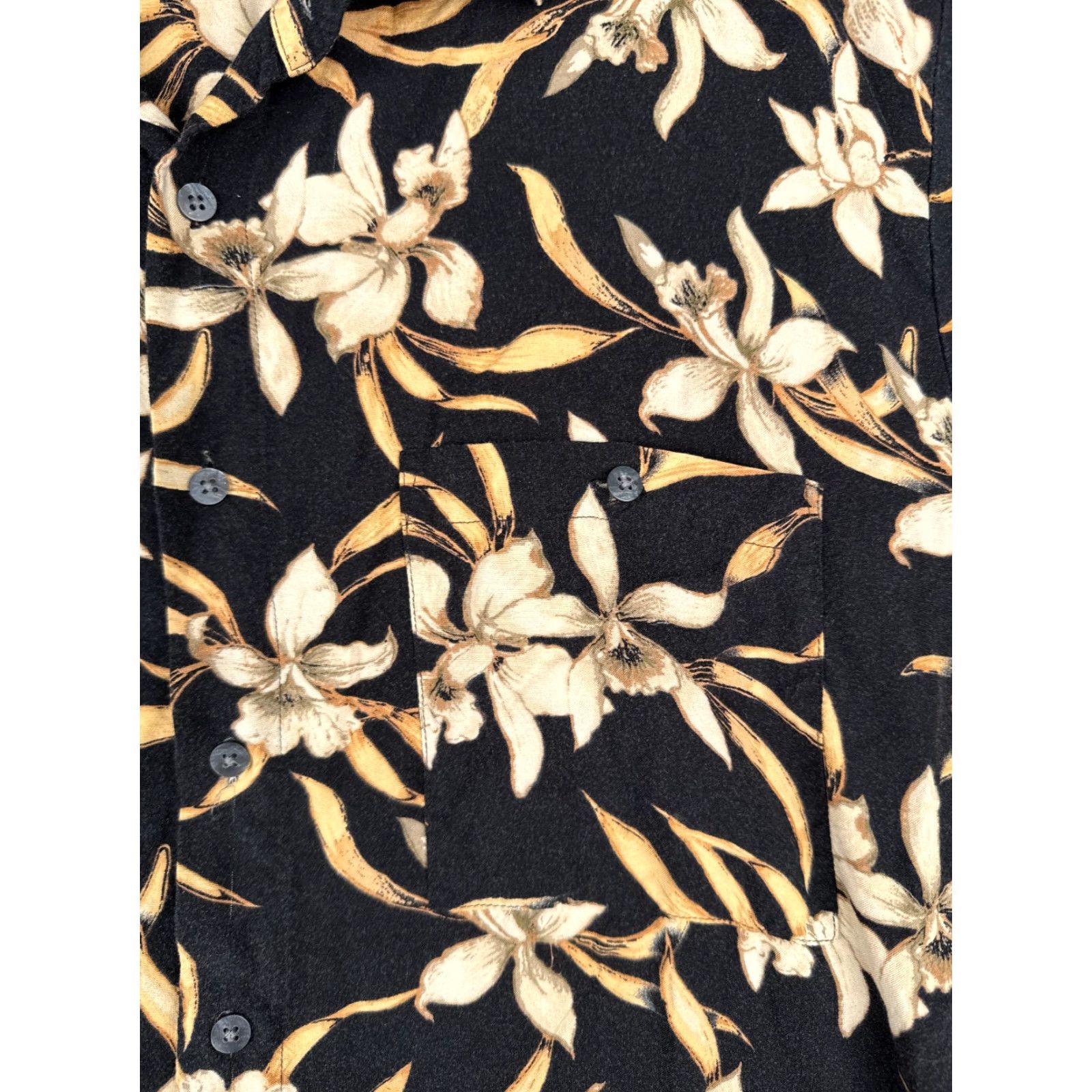 Vintage VINTAGE Munsingwear Shirt Men Large Black Beige Floral Button-Up 100% Rayon Hawaiian Resort Luau Aloha 40 in Chest Mens Size US L / EU 52-54 / 3 - 6 Thumbnail