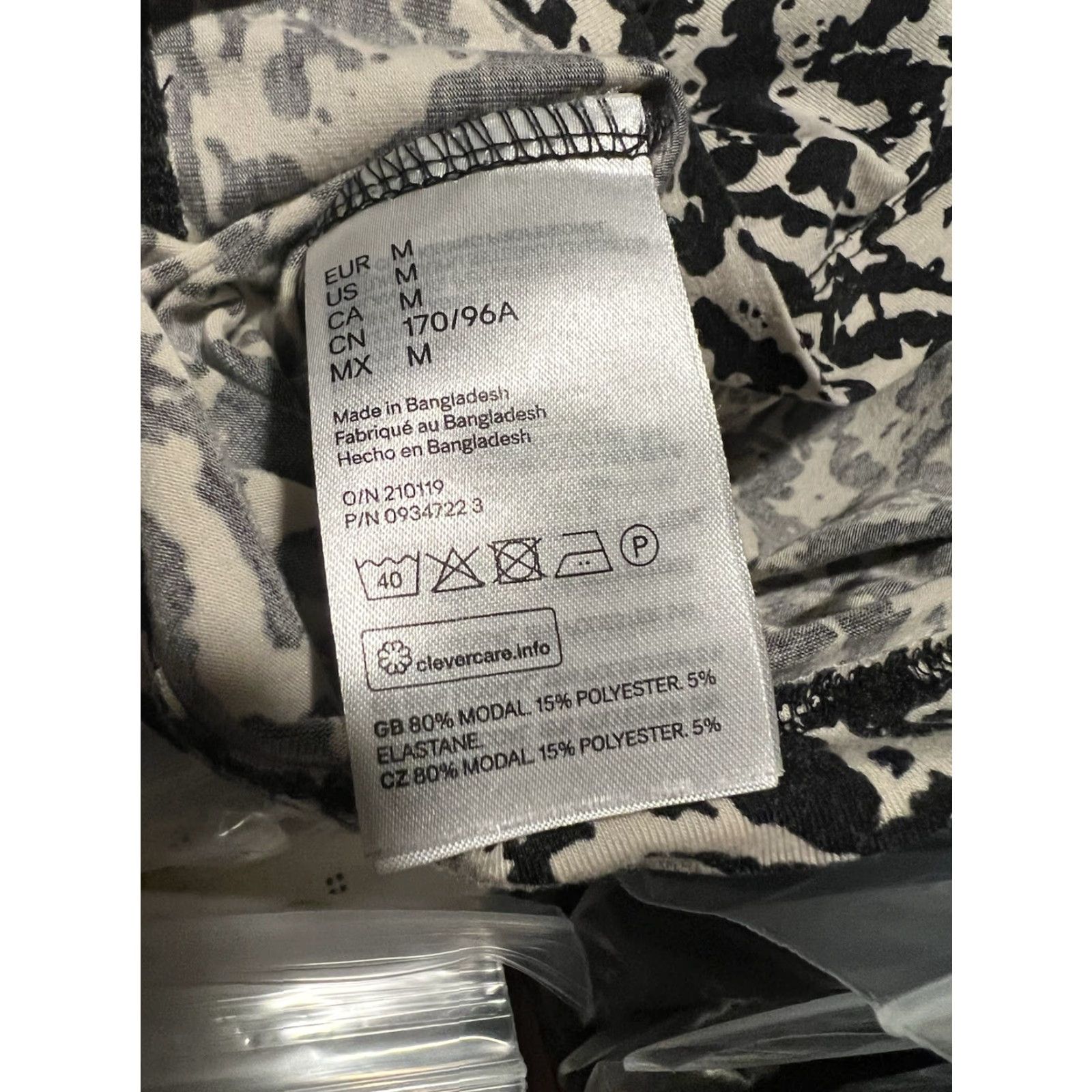 H&M H&M Top Womens Size Medium Black & White Floral Print Long Sleeve Turtleneck Size M / US 6-8 / IT 42-44 - 8 Thumbnail