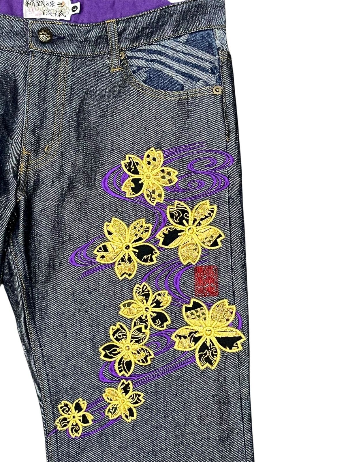 Karakuri Tamashii Shining Denim Karakuri Tamashii Sakura Embroidered Jeans Size 30" / US 8 / IT 44 - 2 Thumbnail