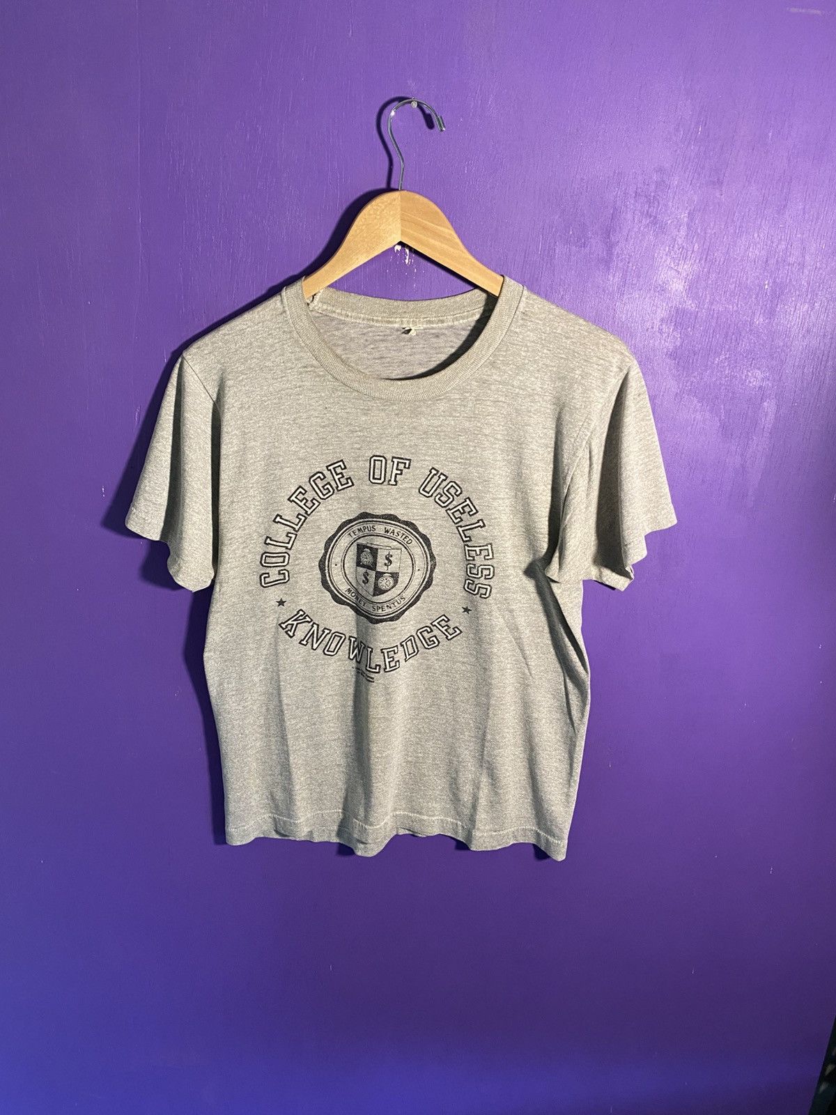 Other Vintage 80s College of useless knowledge t-shirt Size US M / EU 48-50 / 2 - 1 Thumbnail
