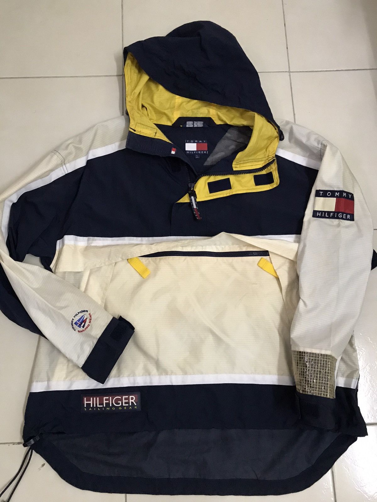 Tommy Hilfiger Vintage Tommy Hilfiger Sailing Gear Waist Bag Jacket Size US L / EU 52-54 / 3 - 10 Thumbnail