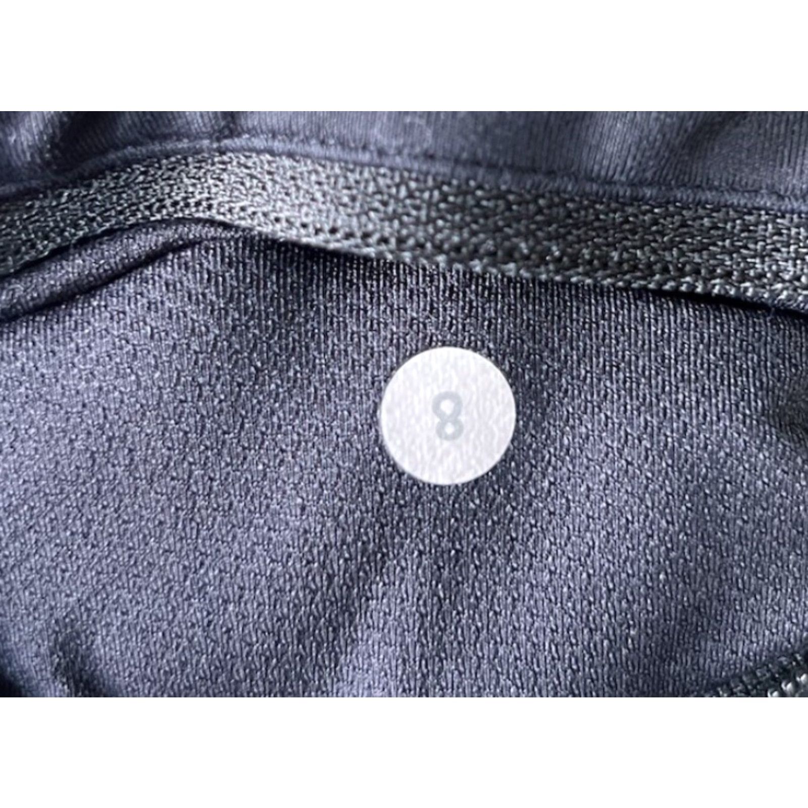 Lululemon Lululemon Womens Black Cropped Leggings Size 8 Athletic Running & Jogging Activewear Shoes? Size 30" / US 8 / IT 44 - 3 Thumbnail