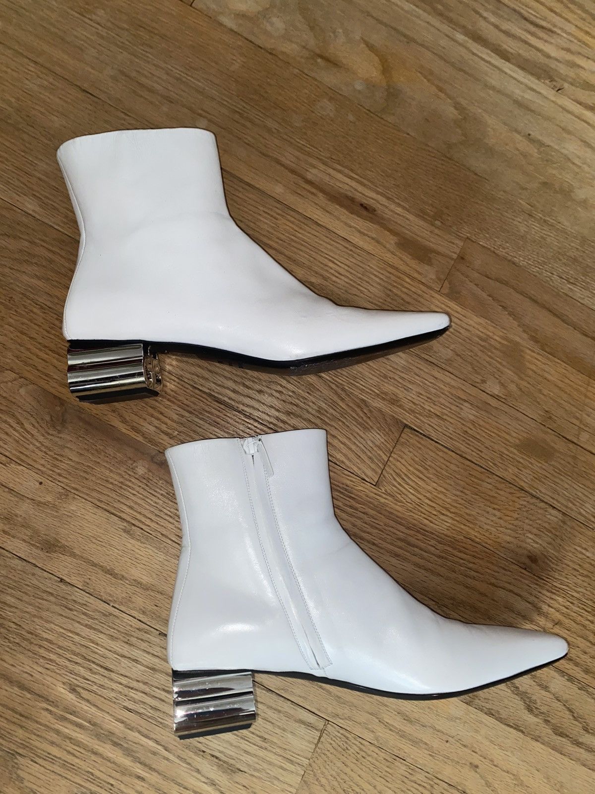 Balenciaga Authentic Balenciaga Typo BB White Leather Ankle Boots 38.5 Size US 8.5 / IT 38.5 - 8 Thumbnail