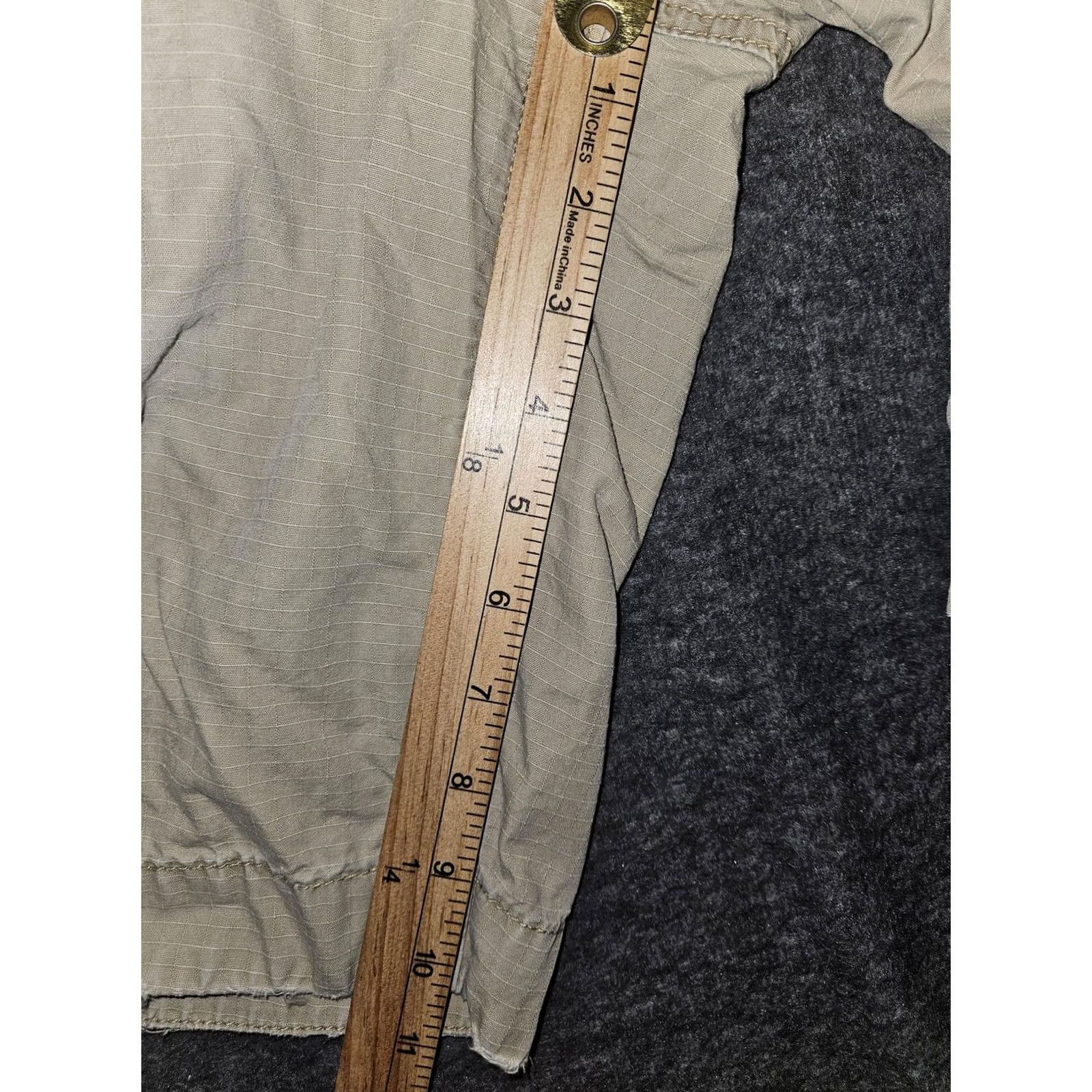 American Eagle Outfitters VINTAGE? No. American Eagle Outfitters Cargo Shorts Mens 28 Beige Classic Length Ripstop Size US 28 / EU 44 - 5 Thumbnail