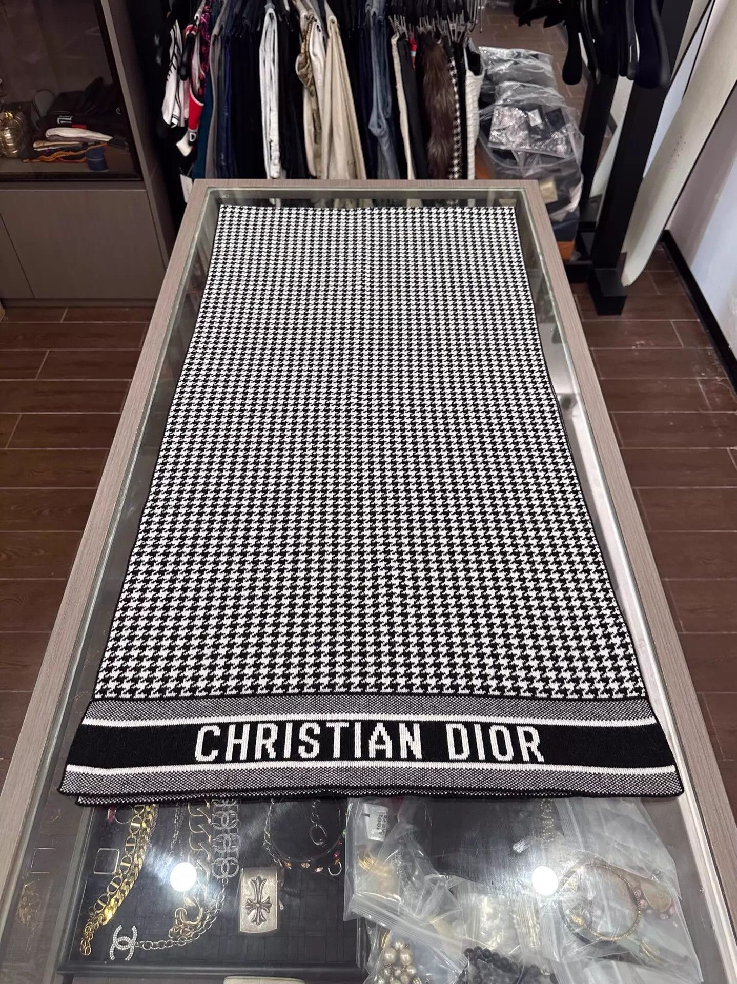 Dior Dior 30 Montaigne B&W Houndstooth Logo Cashmere Scarf Size ONE SIZE - 3 Thumbnail