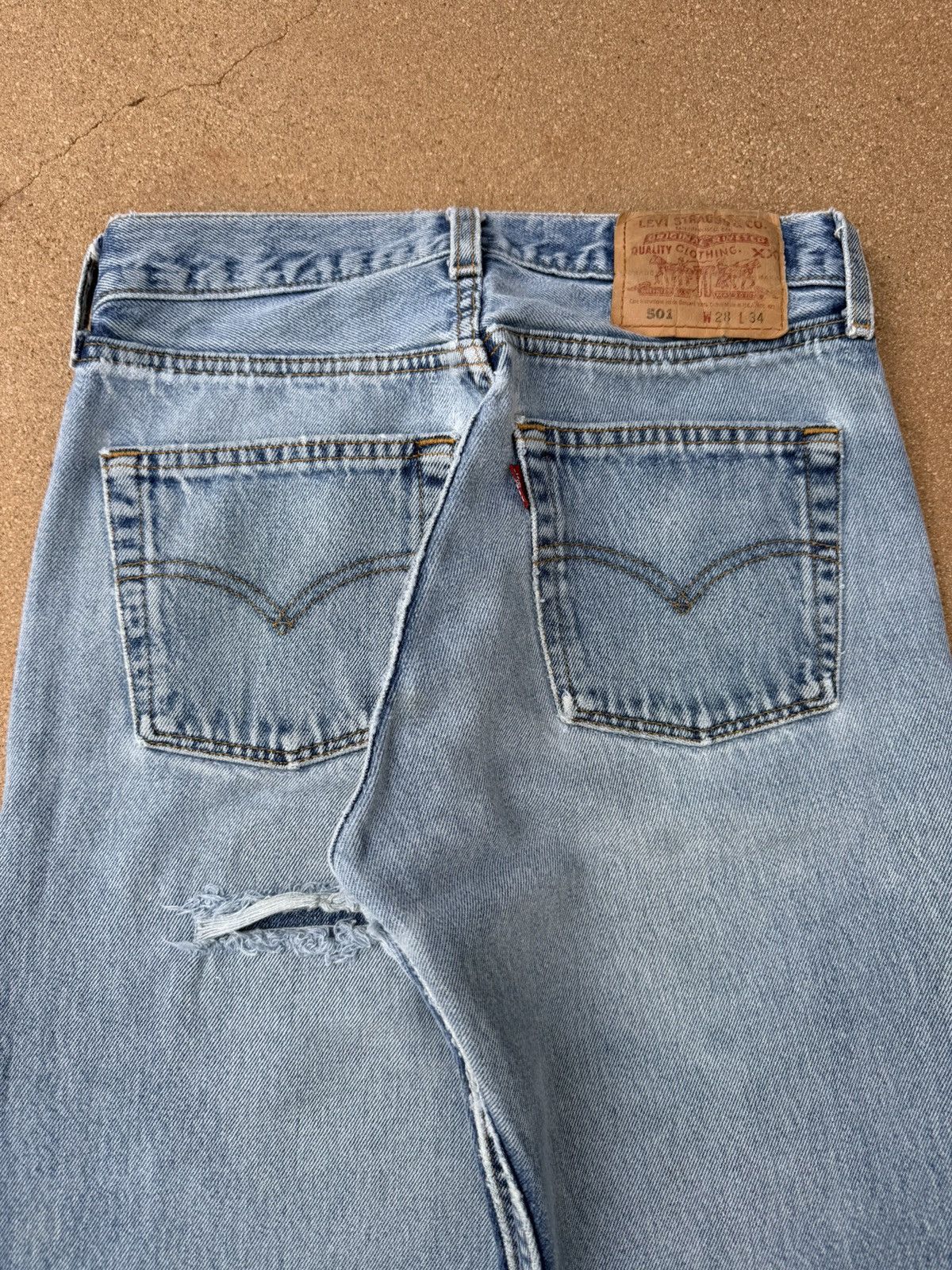 Levi's Vintage Levi’s 501xx Buttonfly Straight Faded Jeans 27x32 Size US 27 - 8 Thumbnail