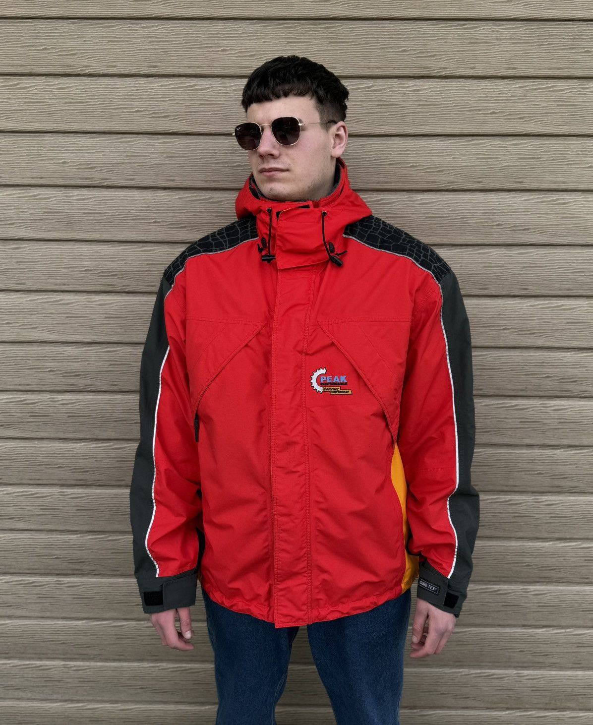 Peak Performance Vintage Peak Performance Gore-Tex Jacket XL Hooded Outdoor Size US XL / EU 56 / 4 - 1 Thumbnail