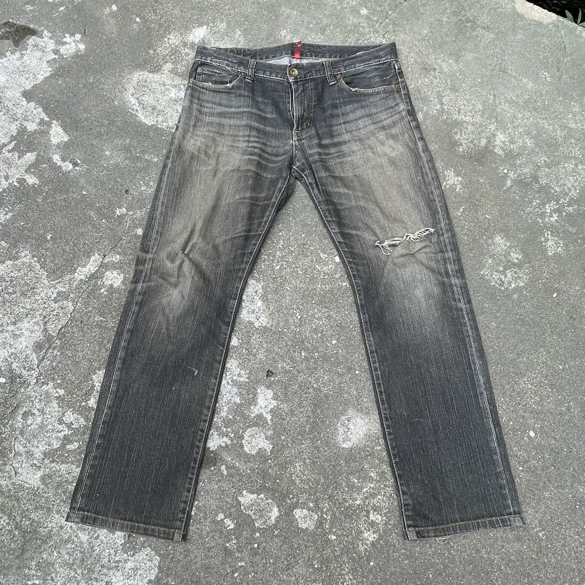 Undercover × Uniqlo Distressed Uniqlo UJ S001 MudWash Jeans Reguler Fit Straight Size US 34 / EU 50 - 1 Thumbnail