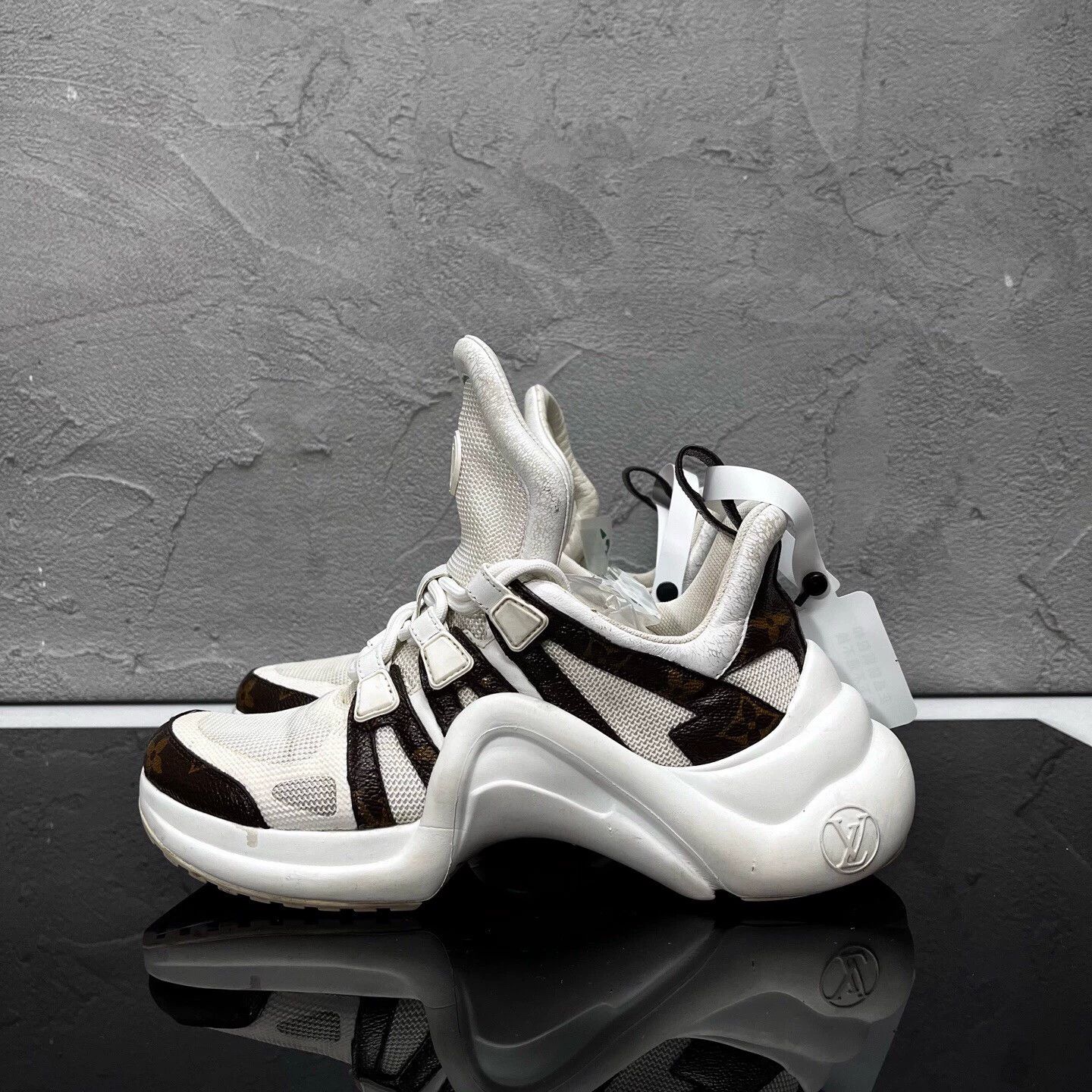 Louis Vuitton LV Archlight Monogram Dad Sneakers Size US 5 / IT 35 - 4 Thumbnail