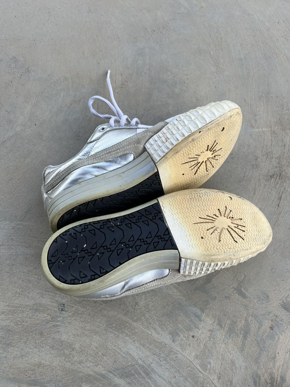Maison MIHARA YASUHIRO × Puma *Rare 2000s Puma × Mihara Yasuhiro Low Top Sneaker Size US 8 / EU 41 - 4 Thumbnail