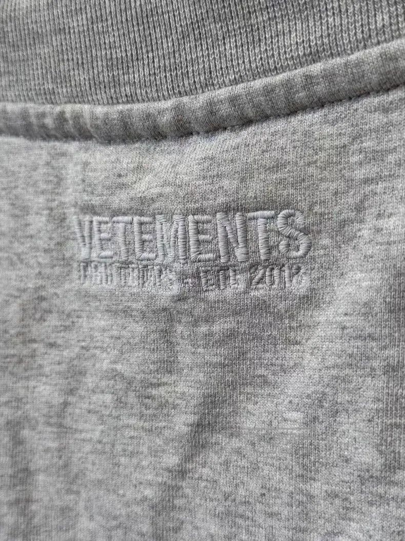 Vetements VETEMENTS Grey Embroidered Logo Short Sleeve T-Shirt Size US S / EU 44-46 / 1 - 4 Thumbnail