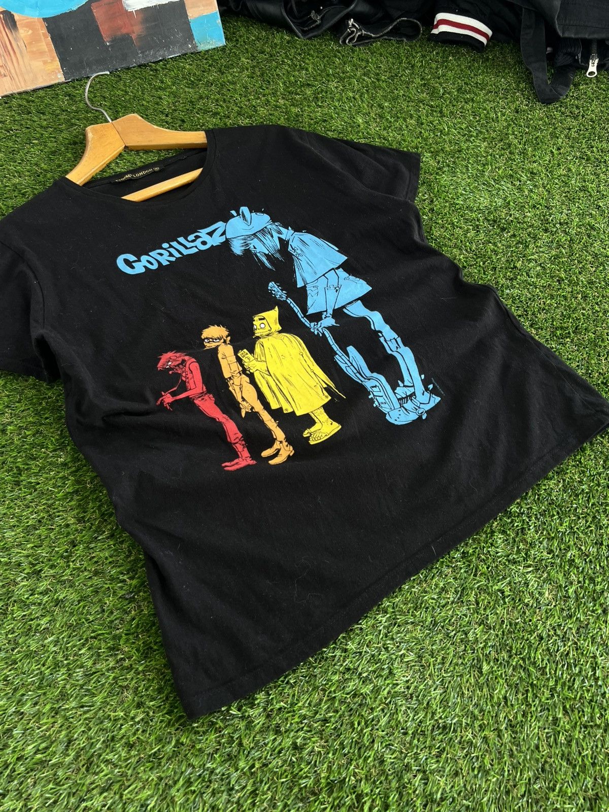 Band Tees Vintage Gorillaz 2016 licensed tshirt big logo centre L Size US L / EU 52-54 / 3 - 4 Thumbnail