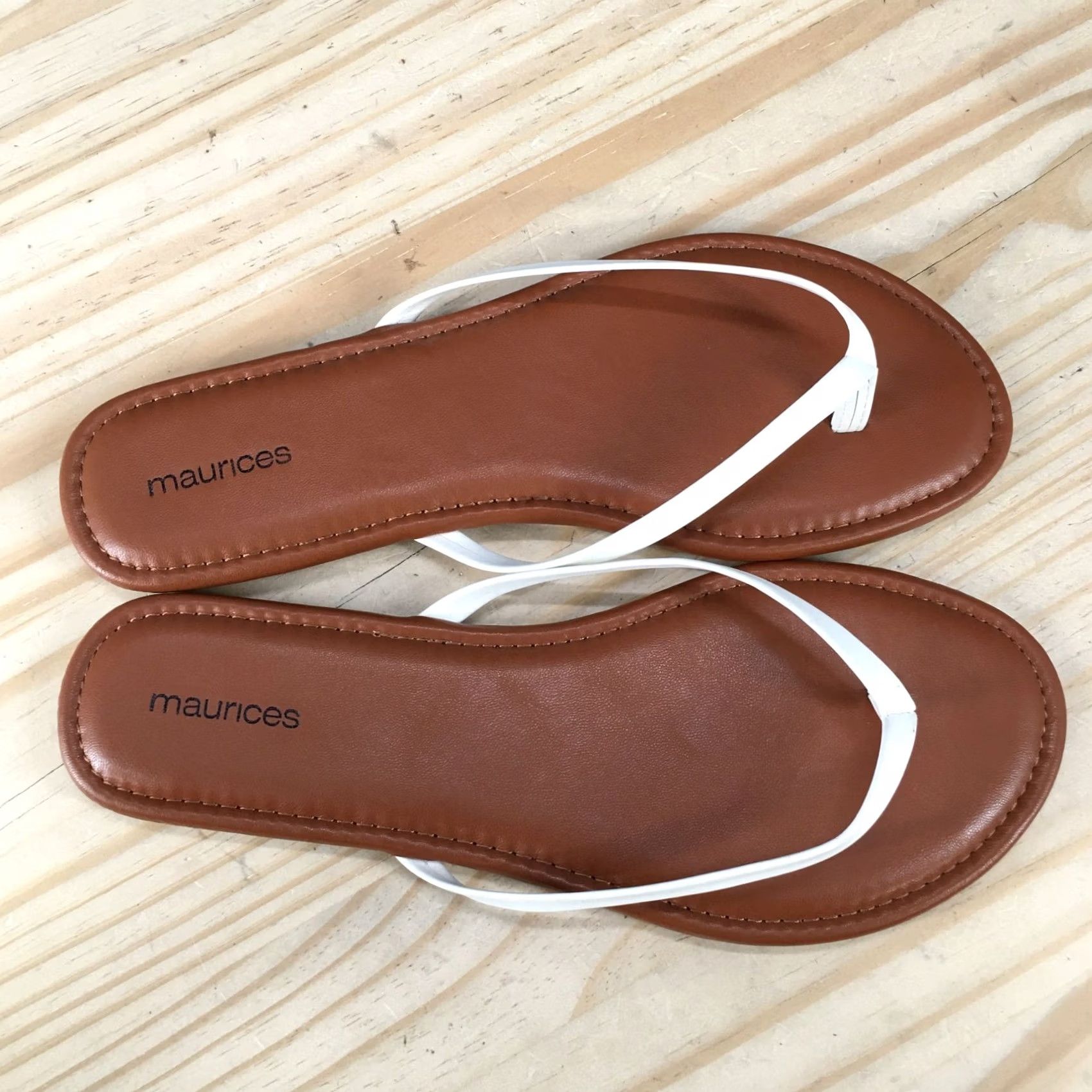 Vintage Maurices Flip Flop Sandals Women 10 Toe Post Casual Flat White Brown Pattern Solid Shallow Thong Womens Size US 10 / IT 40 - 5 Thumbnail