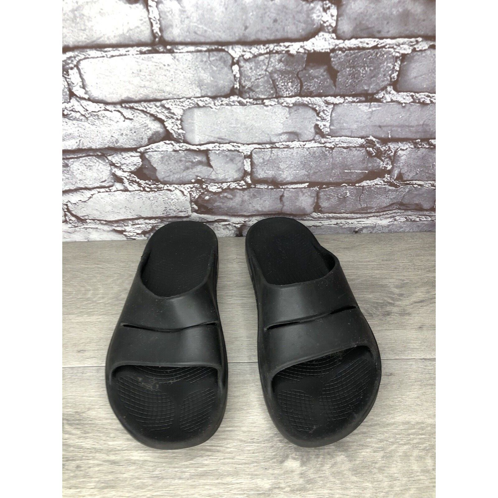 Other OOFOS Black Rubber Lightweight Recovery Slides Sandals Women Size US 10 / IT 40 - 4 Thumbnail