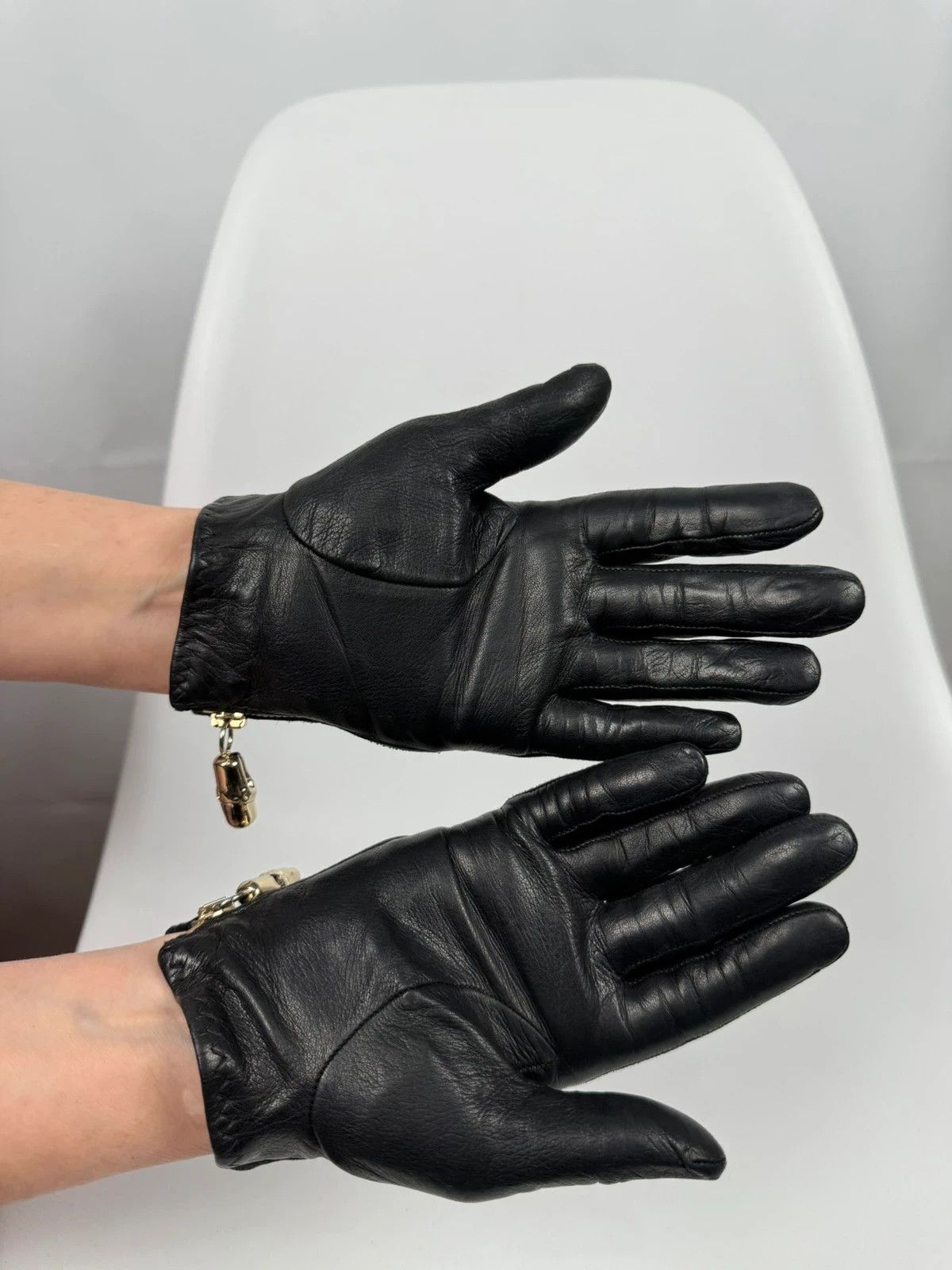 Gucci Gucci Genuine Leather Gloves Nubuck Bamboo Womens size S Size ONE SIZE - 3 Thumbnail
