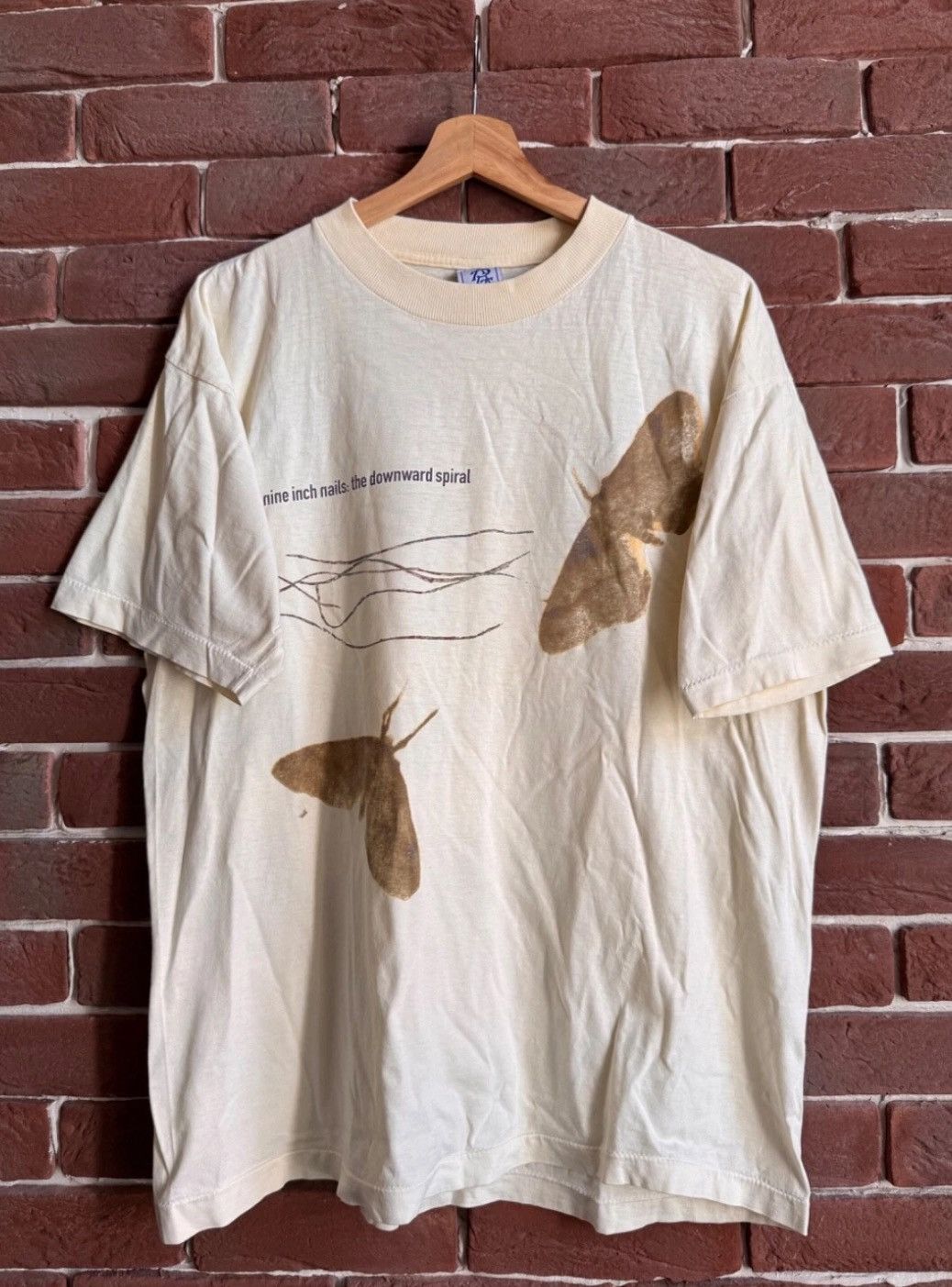 Band Tees Vintage Nine Inch Nails The Downward Spiral Band T-shirt 90s Size US XL / EU 56 / 4 - 1 Thumbnail