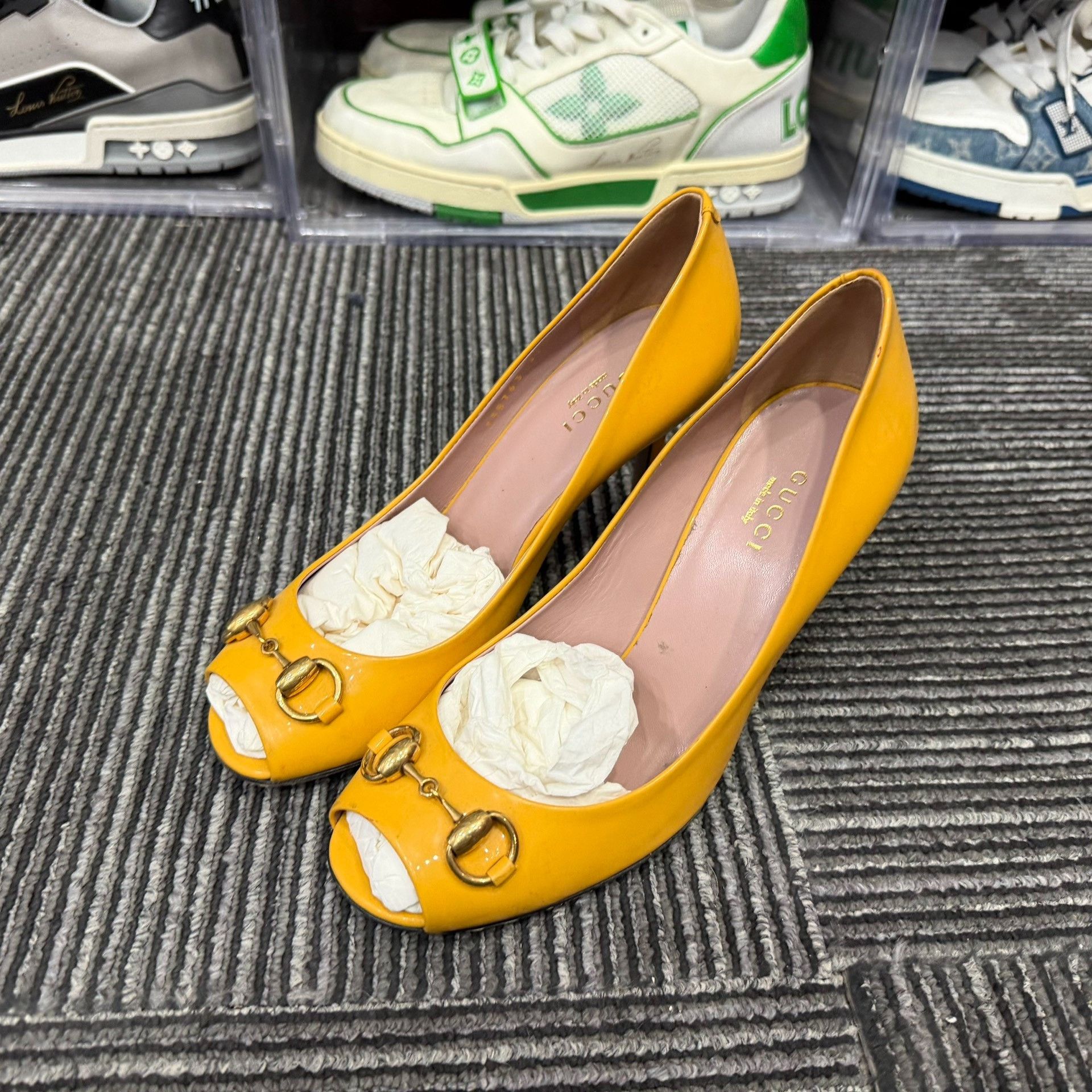 Gucci Gucci Patent Yellow Lowtop Sneakers us_6 Women Size US 6 / IT 36 - 1 Thumbnail
