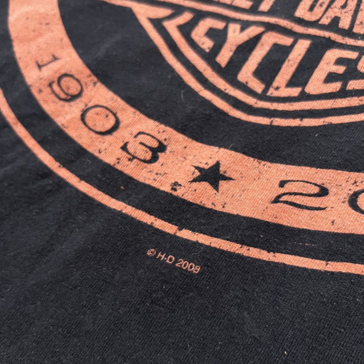 Harley Davidson Harley Davidson 105 Yrs Black Big Graphic Milwaukee T Shirt Size US XL / EU 56 / 4 - 4 Thumbnail