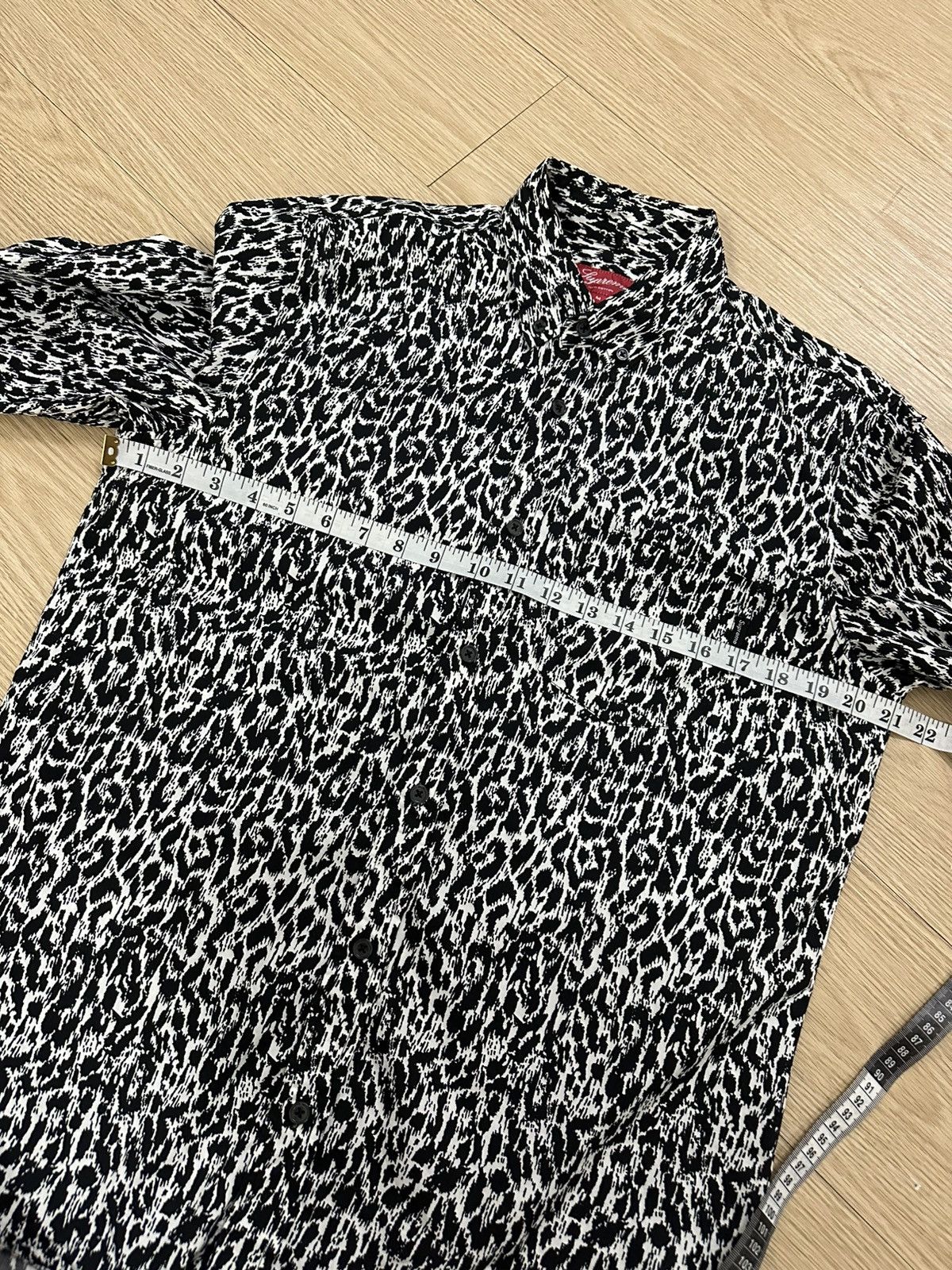 Supreme Rare And Beautiful Supreme SS13 Leopard Shirt Size US M / EU 48-50 / 2 - 10 Thumbnail