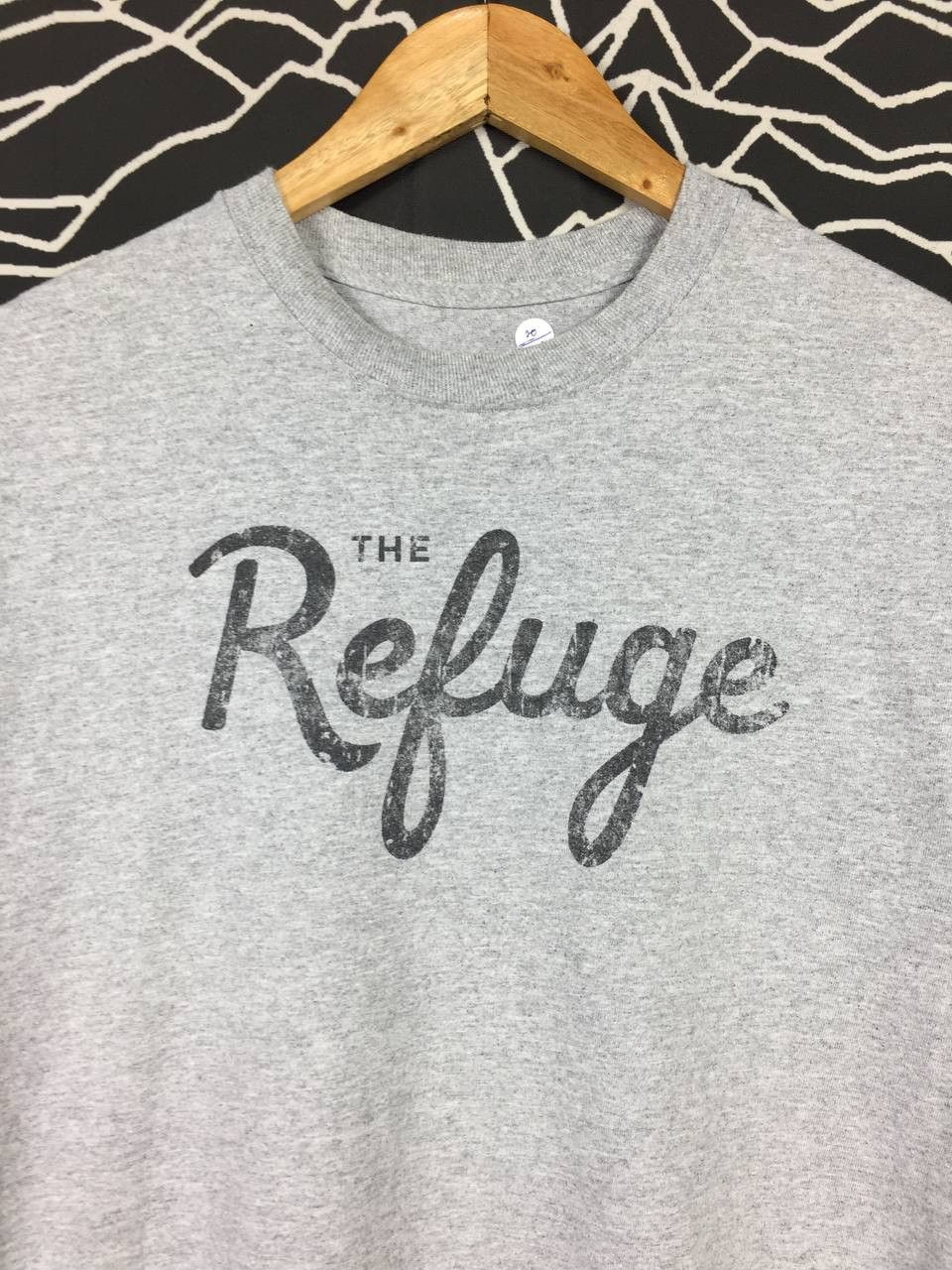 Vintage The Refuge Spell Out Logo Wording Scripted Tee Size US M / EU 48-50 / 2 - 3 Thumbnail