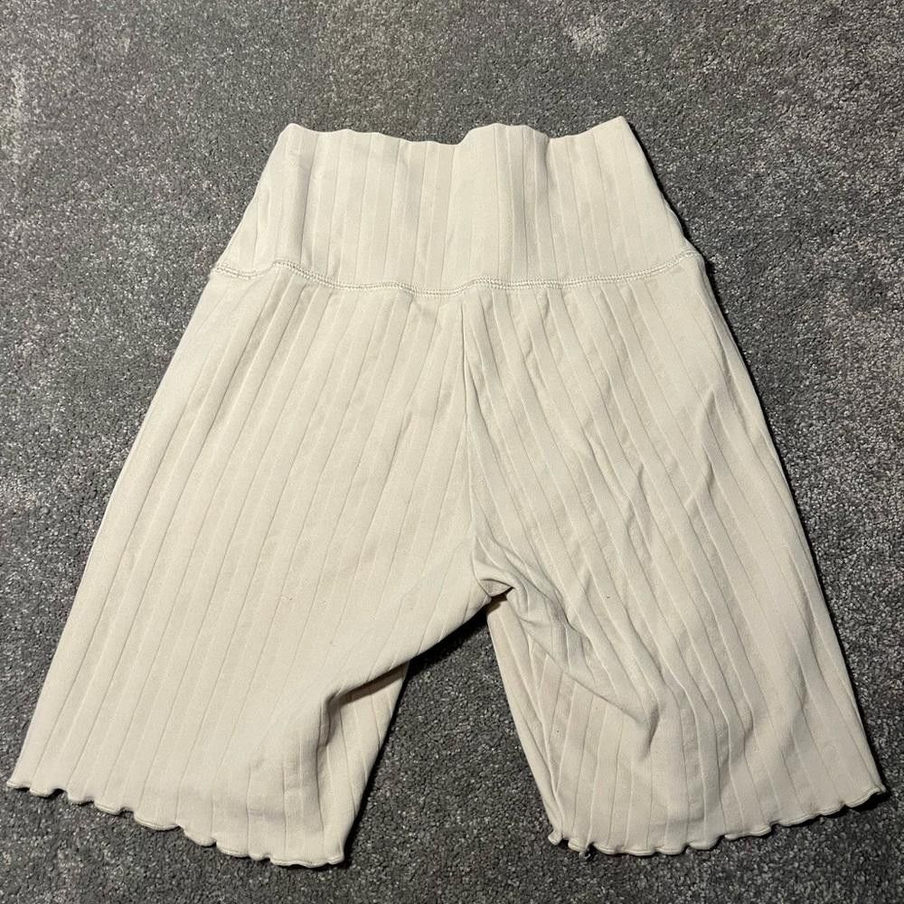 Designer Aerie cream and tan ribbed biker shorts Size 28" / US 6 / IT 42 - 6 Thumbnail