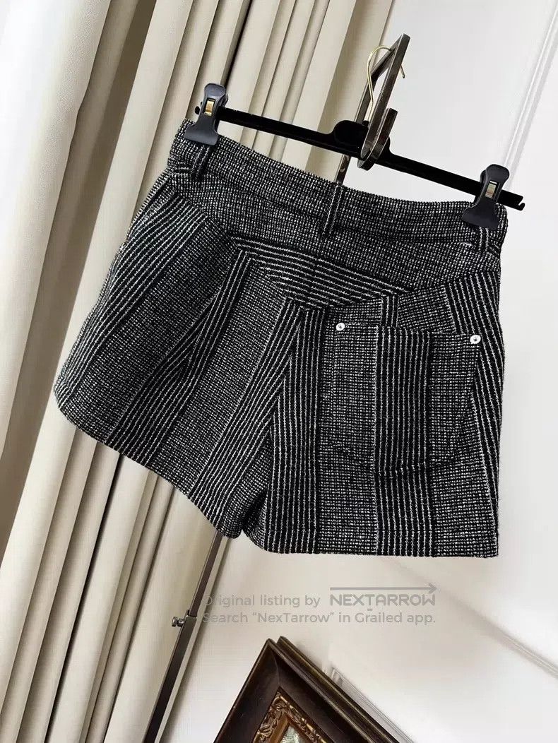 Louis Vuitton Louis Vuitton Melange tweed suit shorts Size 33" - 2 Thumbnail