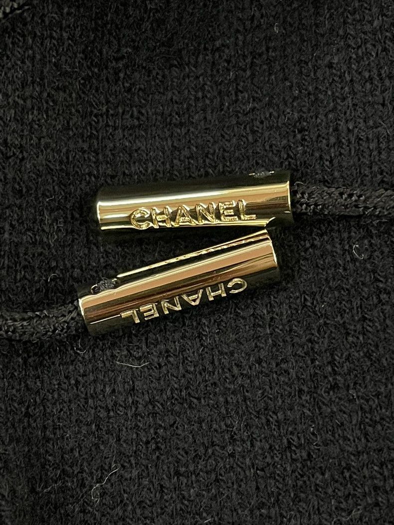 Chanel Chanel Black detachable hooded sweater Size XS / US 0-2 / IT 36-38 - 5 Thumbnail