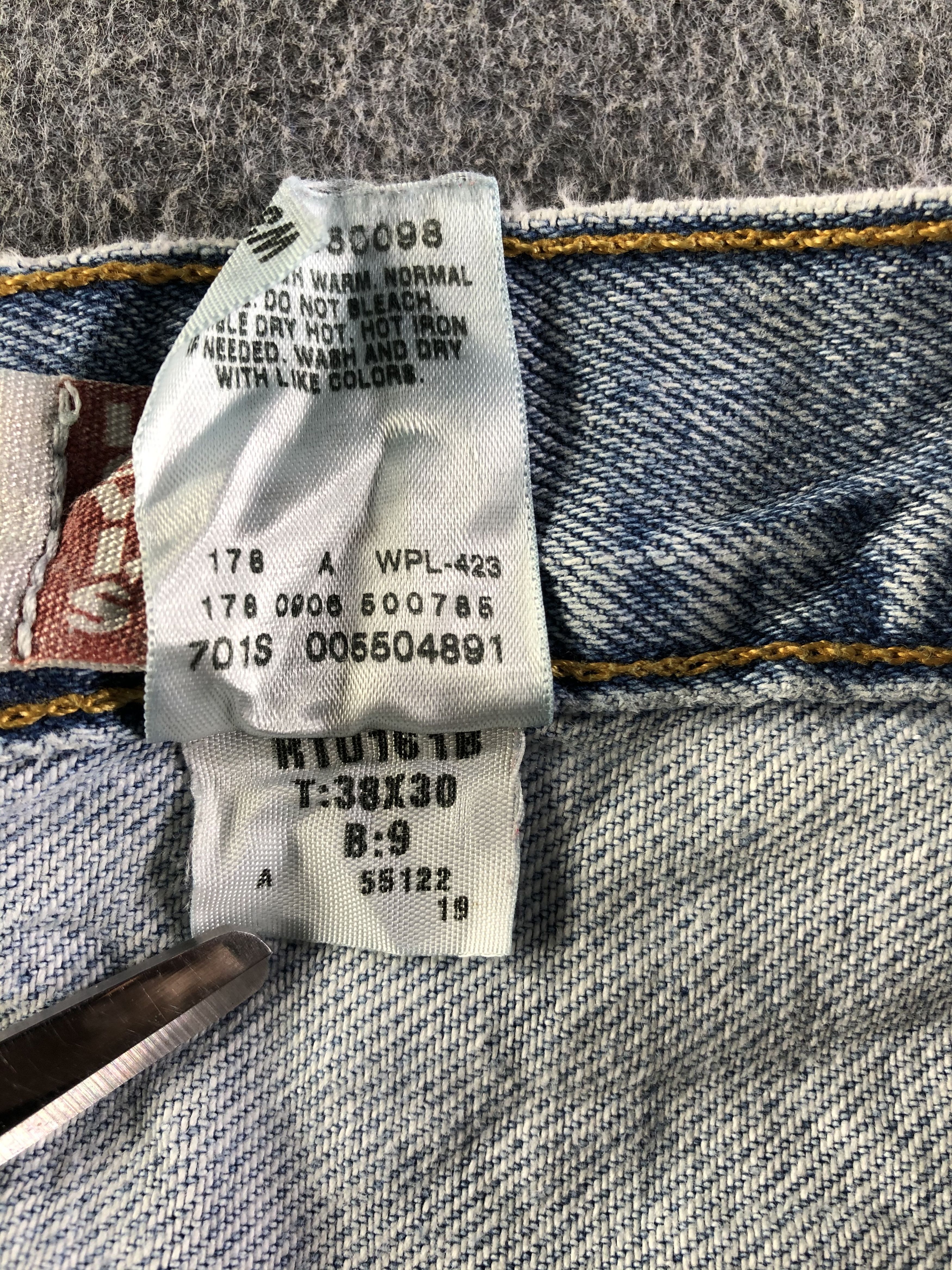 Levi's Vintage Blue Wash Levis 550 Jeans-J4231 Size US 37 - 11 Thumbnail
