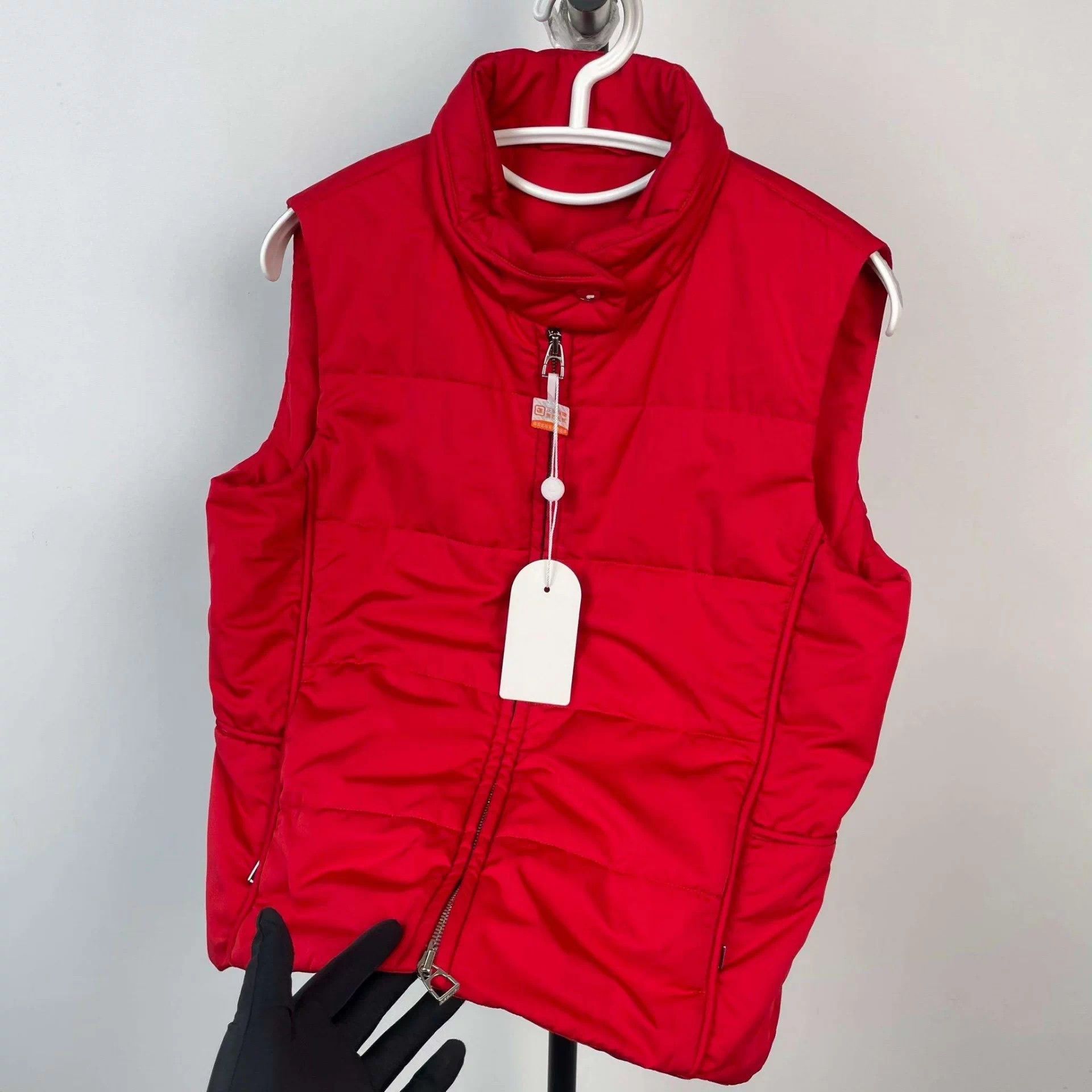 Hermes Hermès Cotton Gilet Red M Size US M / EU 48-50 / 2 - 7 Thumbnail