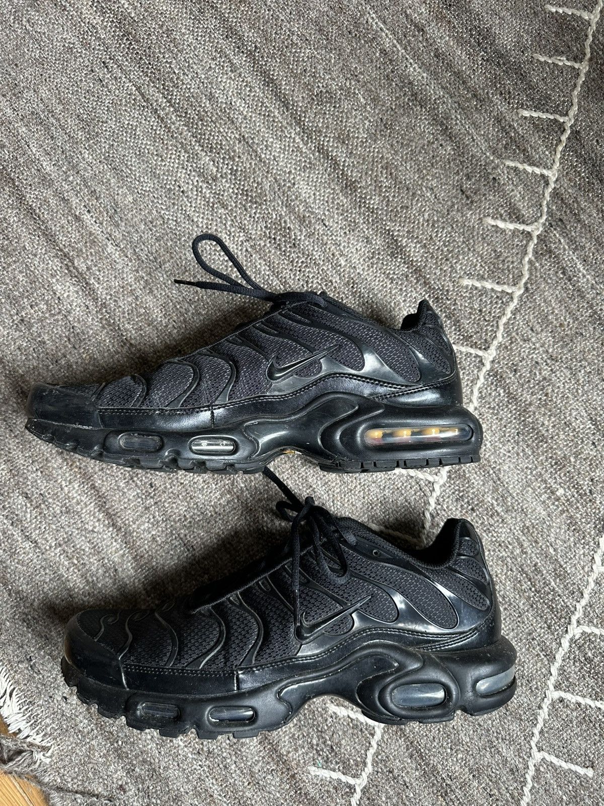 Nike Nike AirMax Plus Size US 11 / EU 44 - 3 Thumbnail