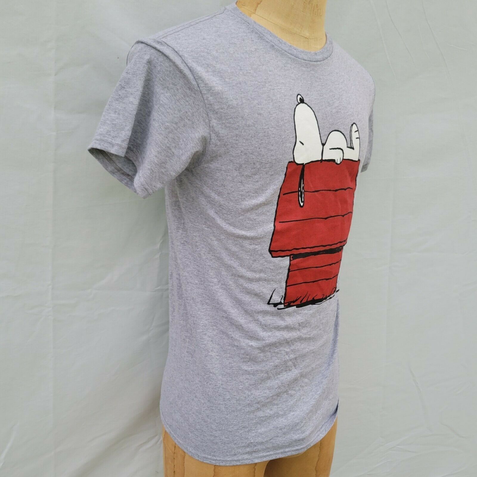 Tultex Men's Tultex Peanuts Graphic Tshirt. Medium Size US M / EU 48-50 / 2 - 2 Thumbnail