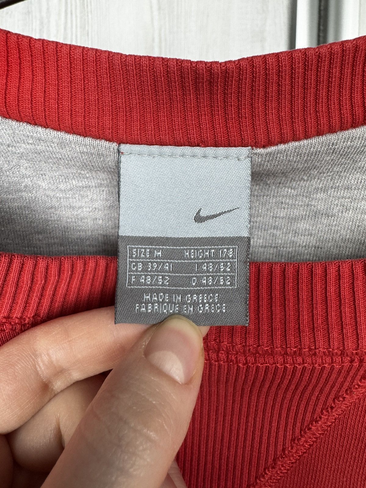 Nike Nike vintage y2k red basic solo swoosh sweatshirt size M Size US M / EU 48-50 / 2 - 7 Thumbnail